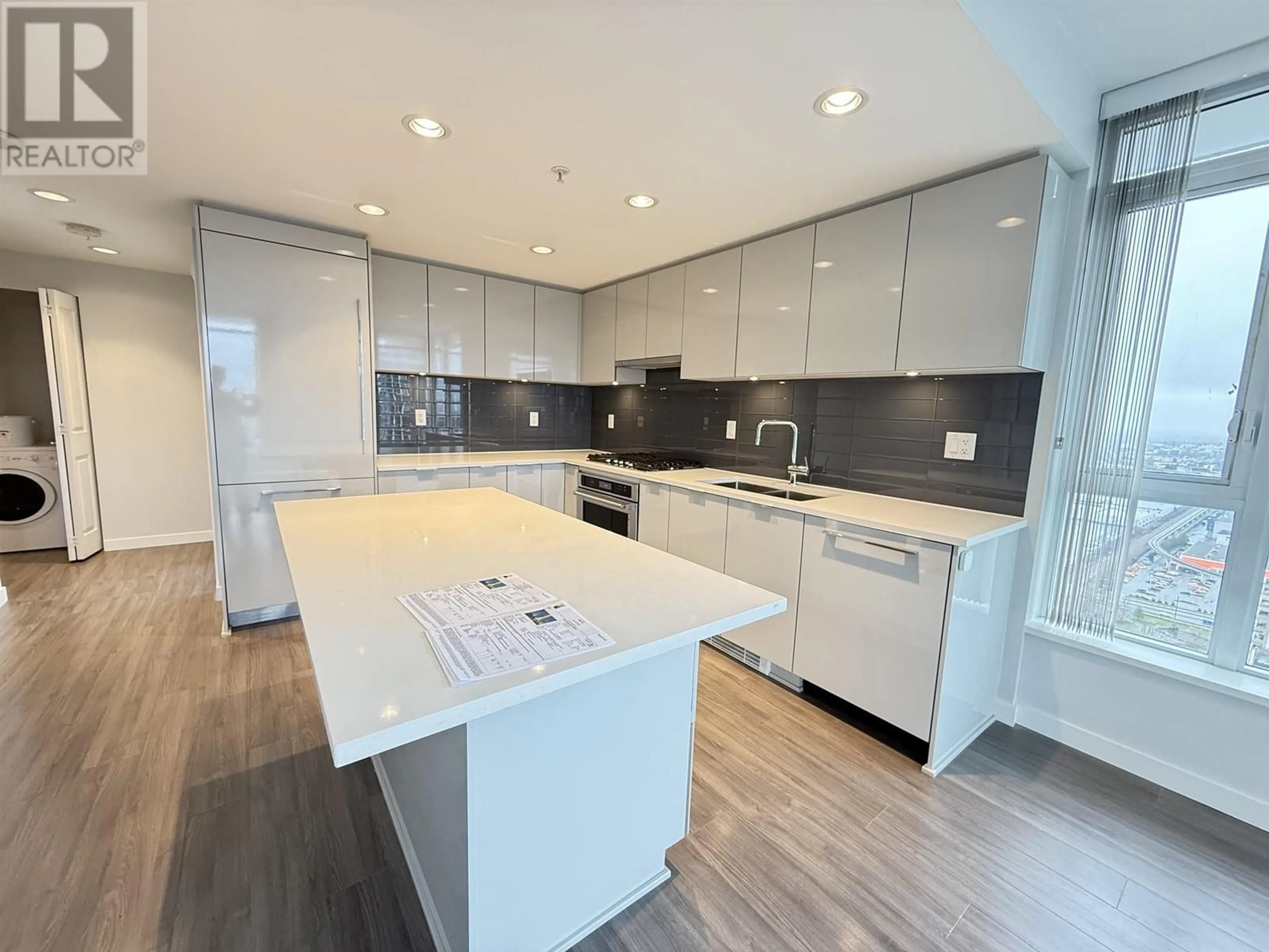 Open concept kitchen, unknown for 3806 - 2388 MADISON AVENUE, Burnaby British Columbia V5C0K8