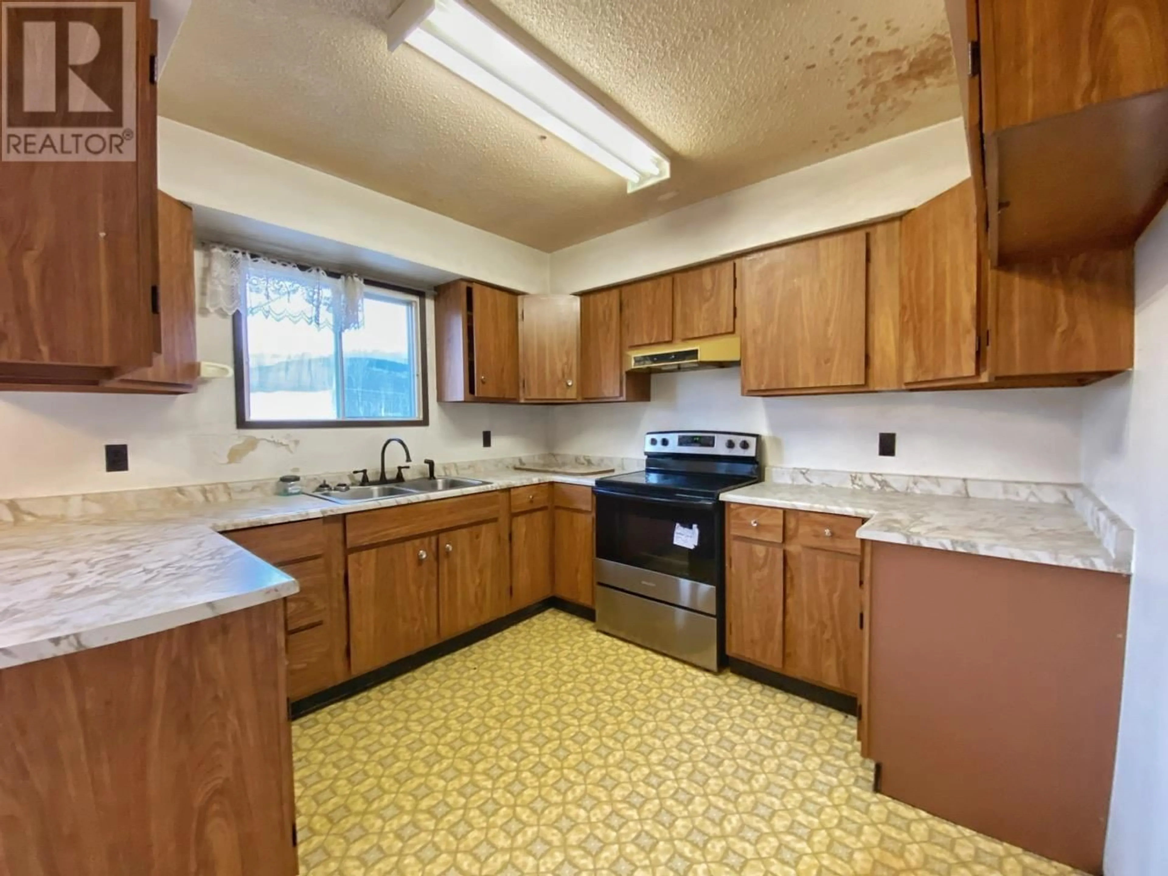 Standard kitchen, unknown for 4982 7TH AVENUE, New Hazelton British Columbia V0J2J0