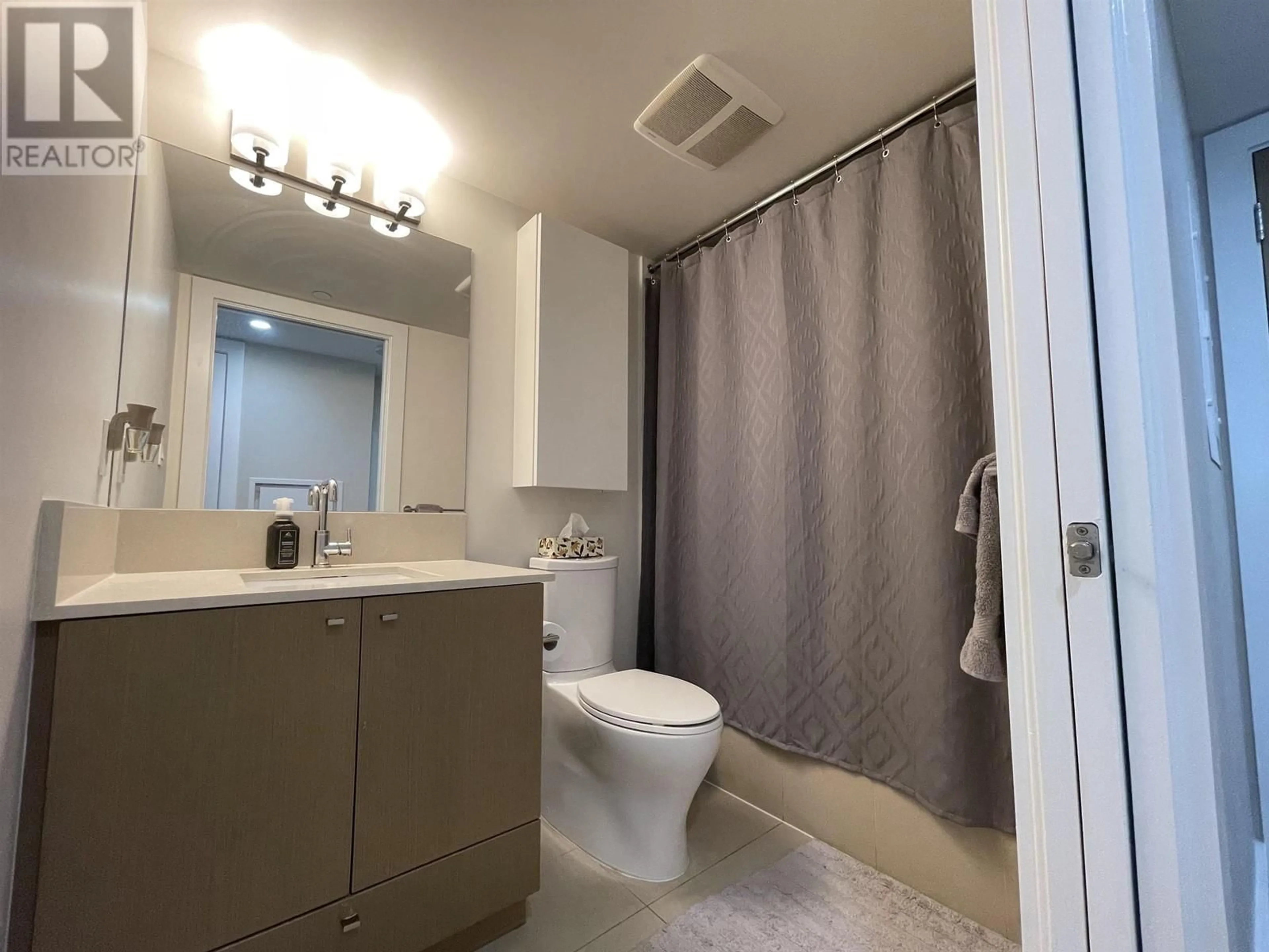 Standard bathroom, unknown for 902 1618 QUEBEC STREET, Vancouver British Columbia V6A0C5