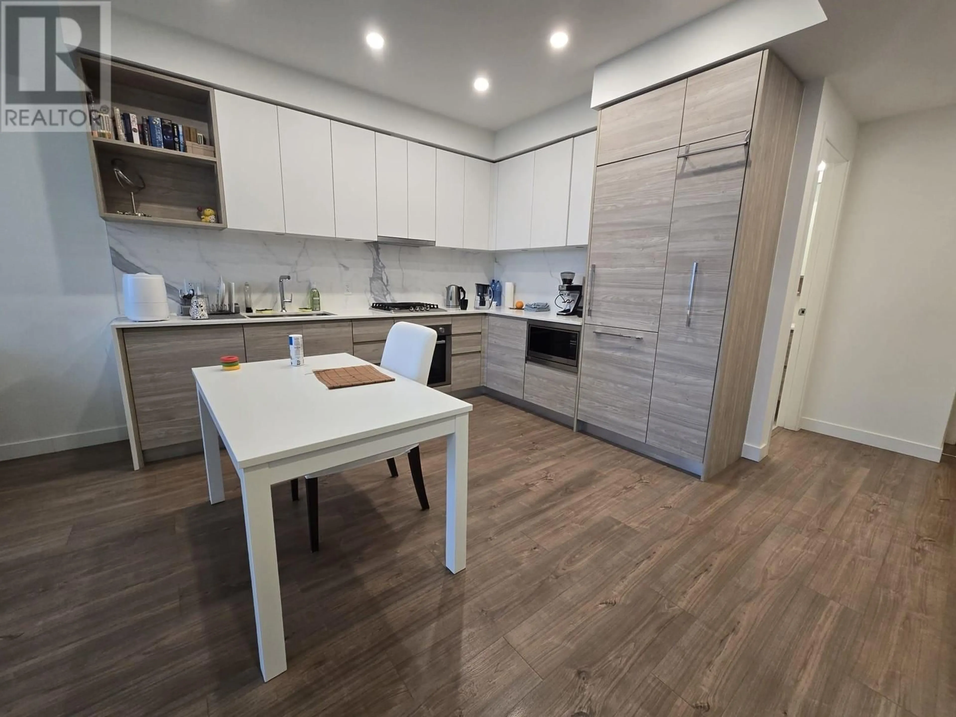 Standard kitchen, wood/laminate floor for 2102 585 AUSTIN AVENUE, Coquitlam British Columbia V3K0G6