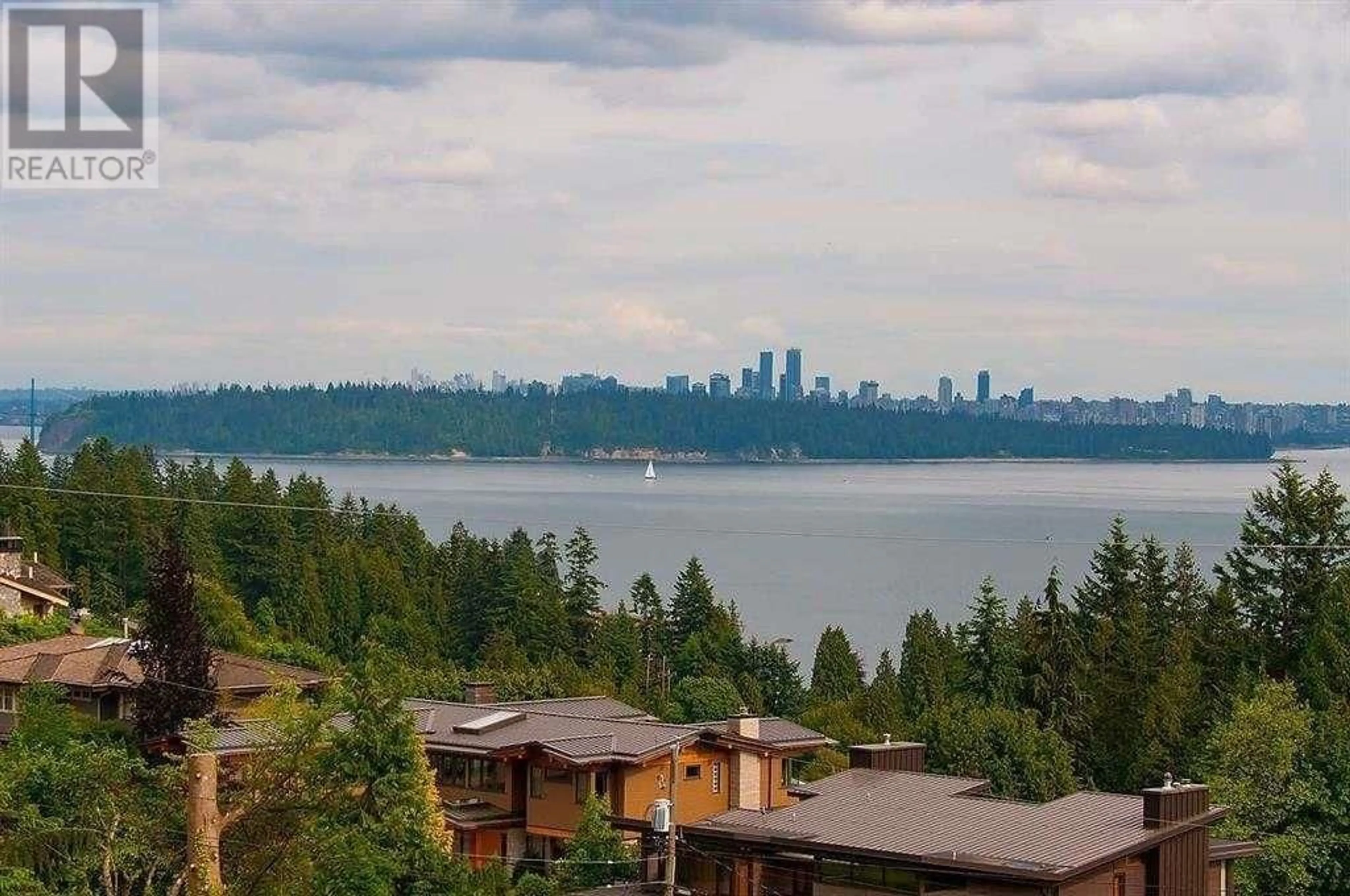 A pic from outside/outdoor area/front of a property/back of a property/a pic from drone, water/lake/river/ocean view for 3365 CRAIGEND ROAD, West Vancouver British Columbia V7V3G1