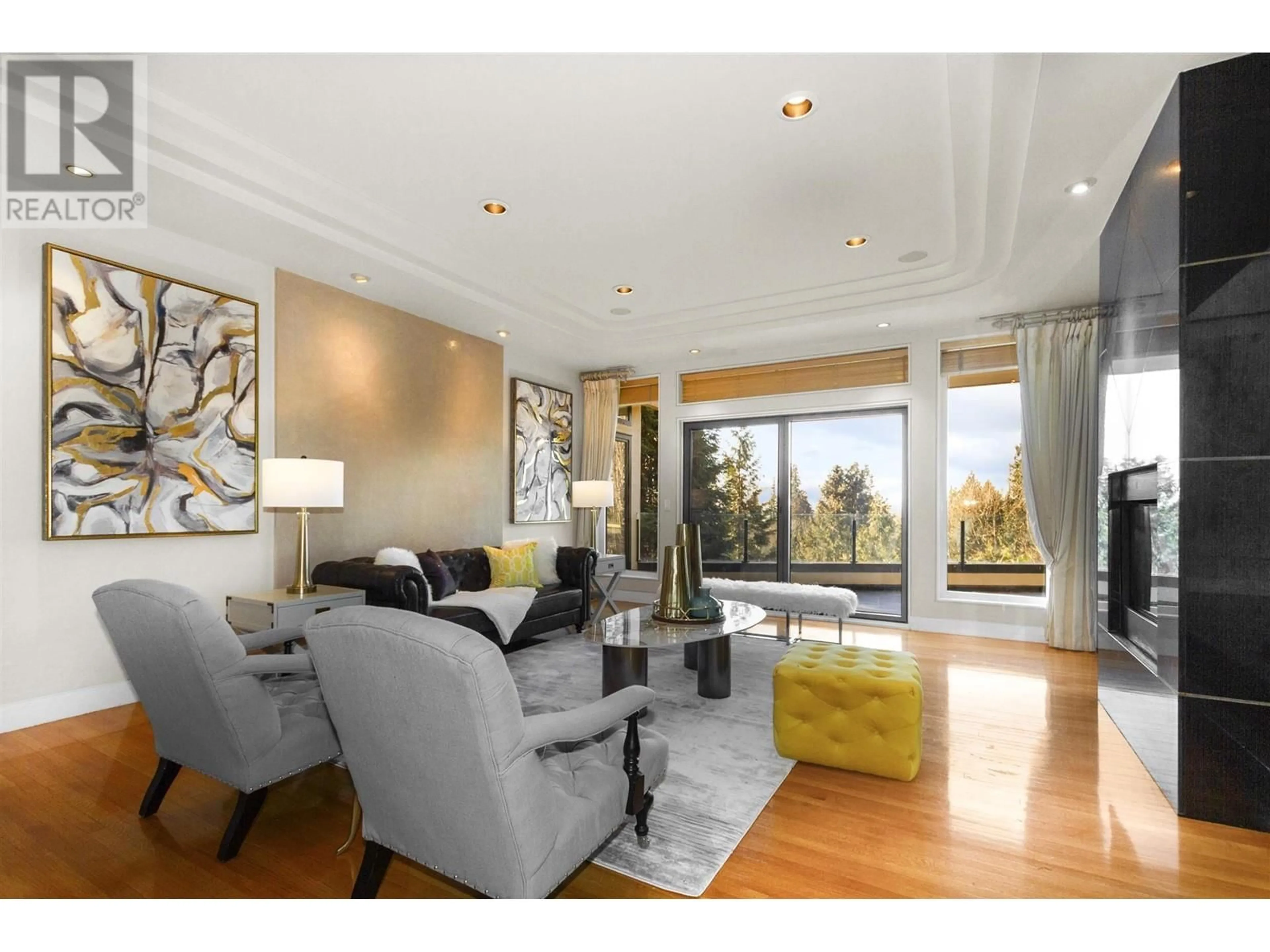 Living room with furniture, wood/laminate floor for 2780 ROSEBERY AVENUE, West Vancouver British Columbia V7V3A2