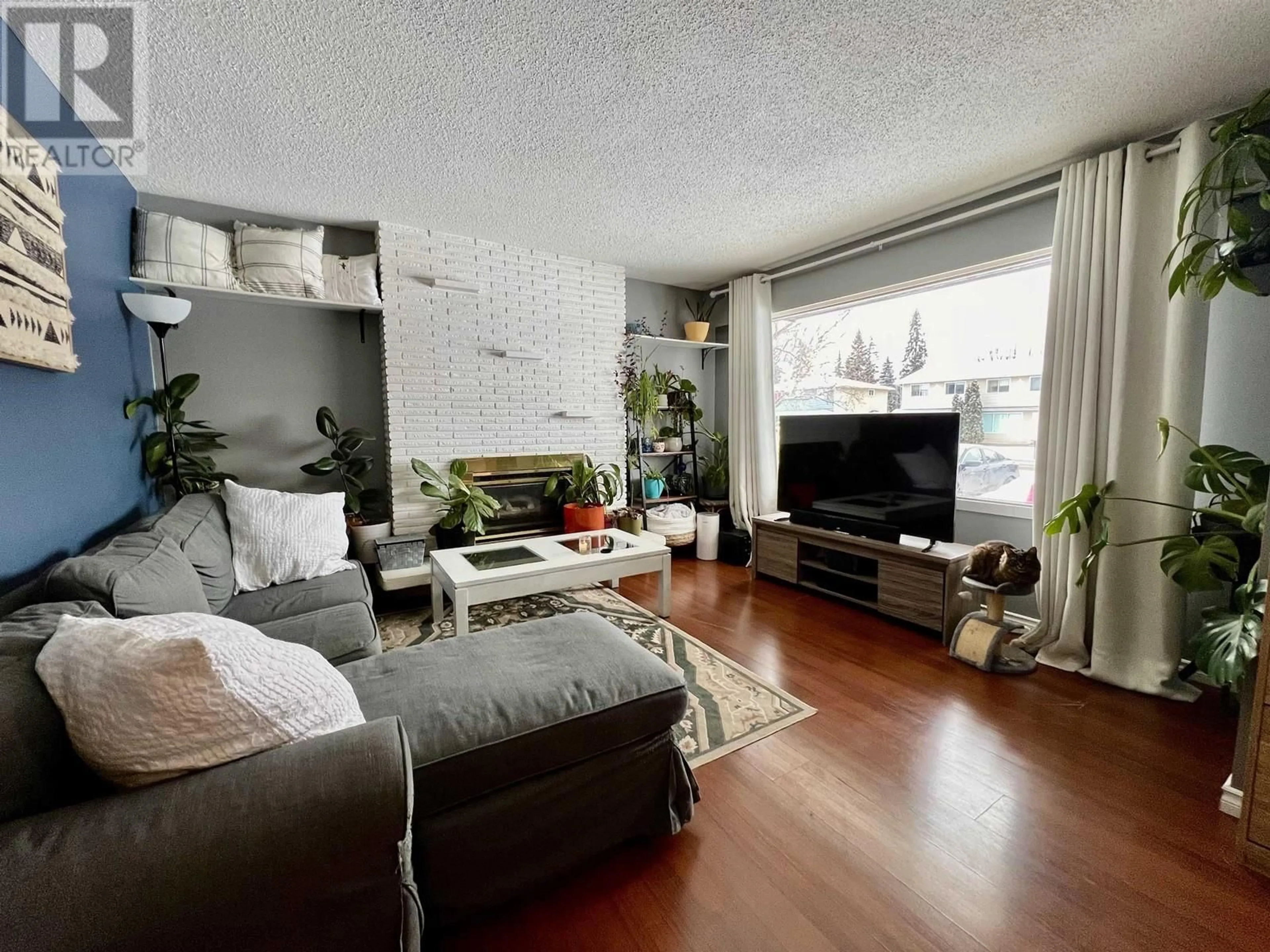 Living room with furniture, unknown for 4198 1ST AVENUE, Prince George British Columbia V2M5E6