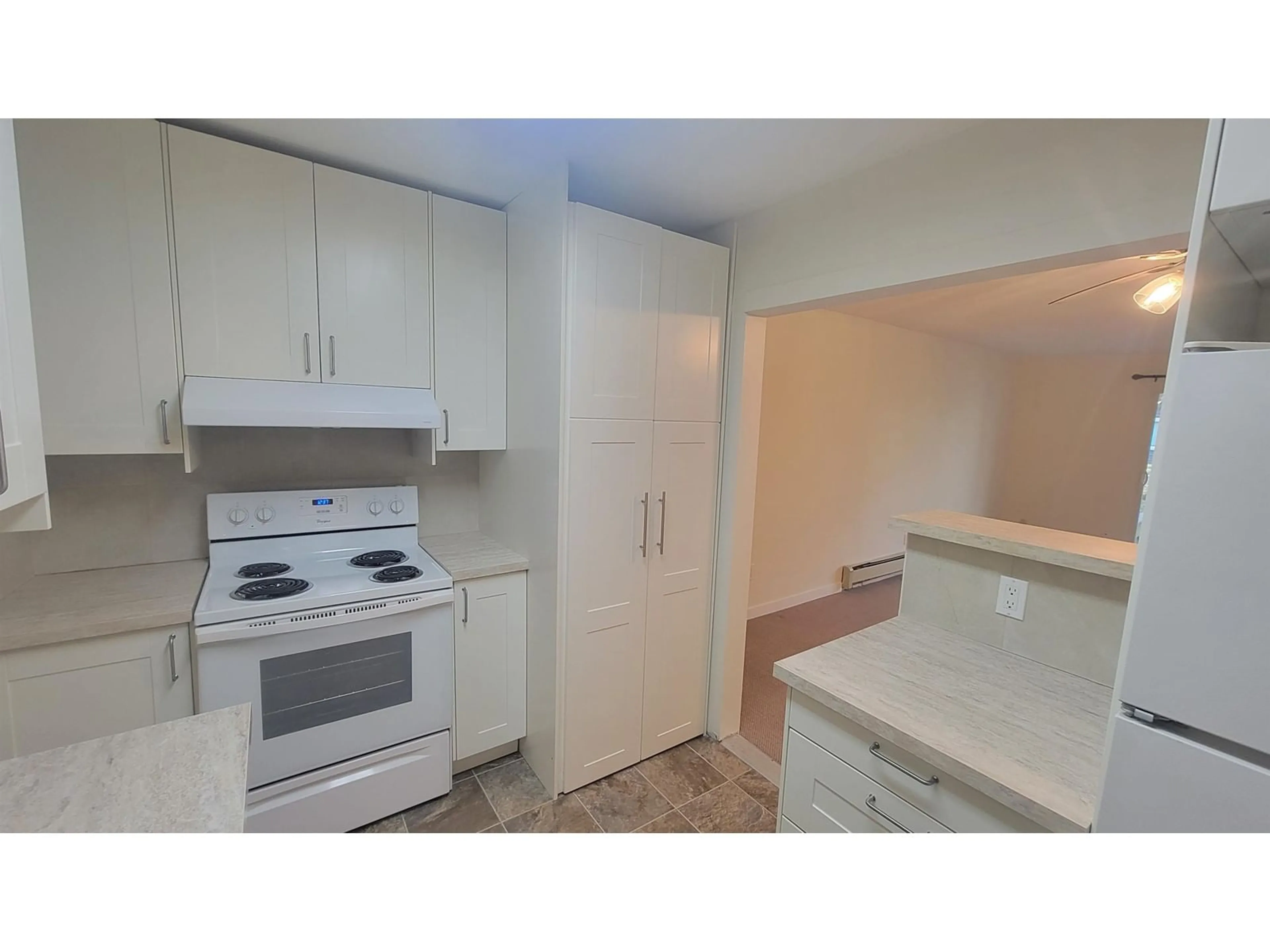 Standard kitchen, unknown for 108 33400 BOURQUIN PLACE, Abbotsford British Columbia V2S5G3