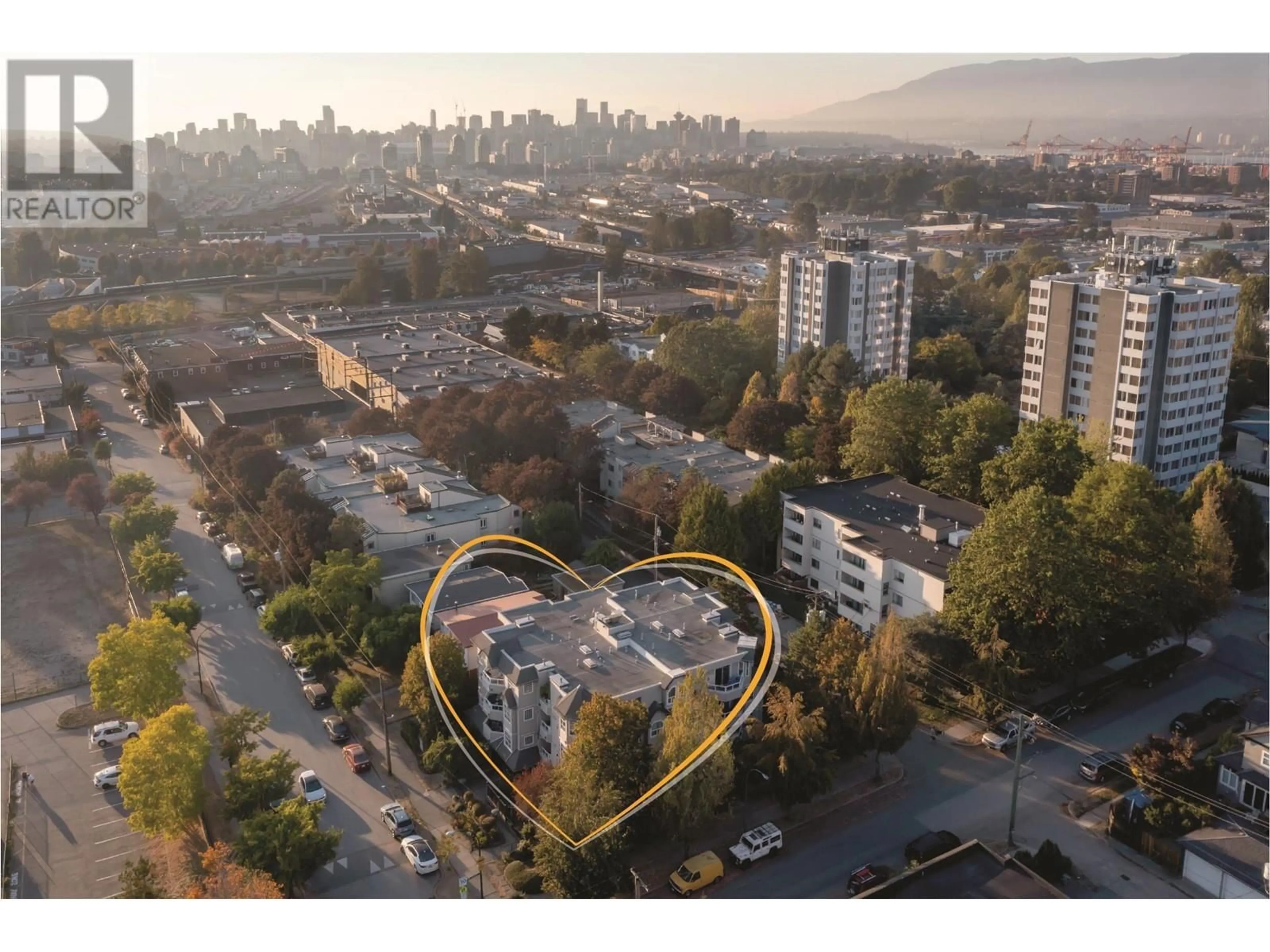 A pic from outside/outdoor area/front of a property/back of a property/a pic from drone, city buildings view from balcony for 401 1481 E 4TH AVENUE, Vancouver British Columbia V5N1J6