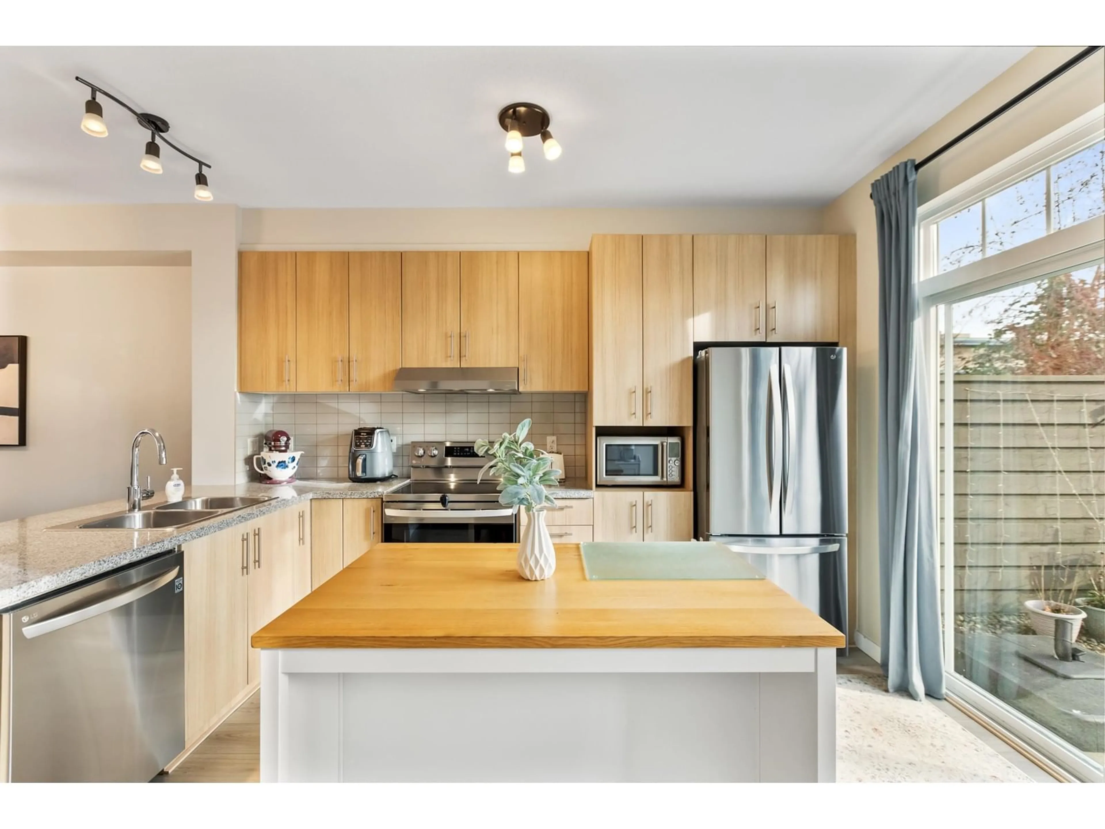 Open concept kitchen, unknown for 46 31032 WESTRIDGE PLACE, Abbotsford British Columbia V2T0C6