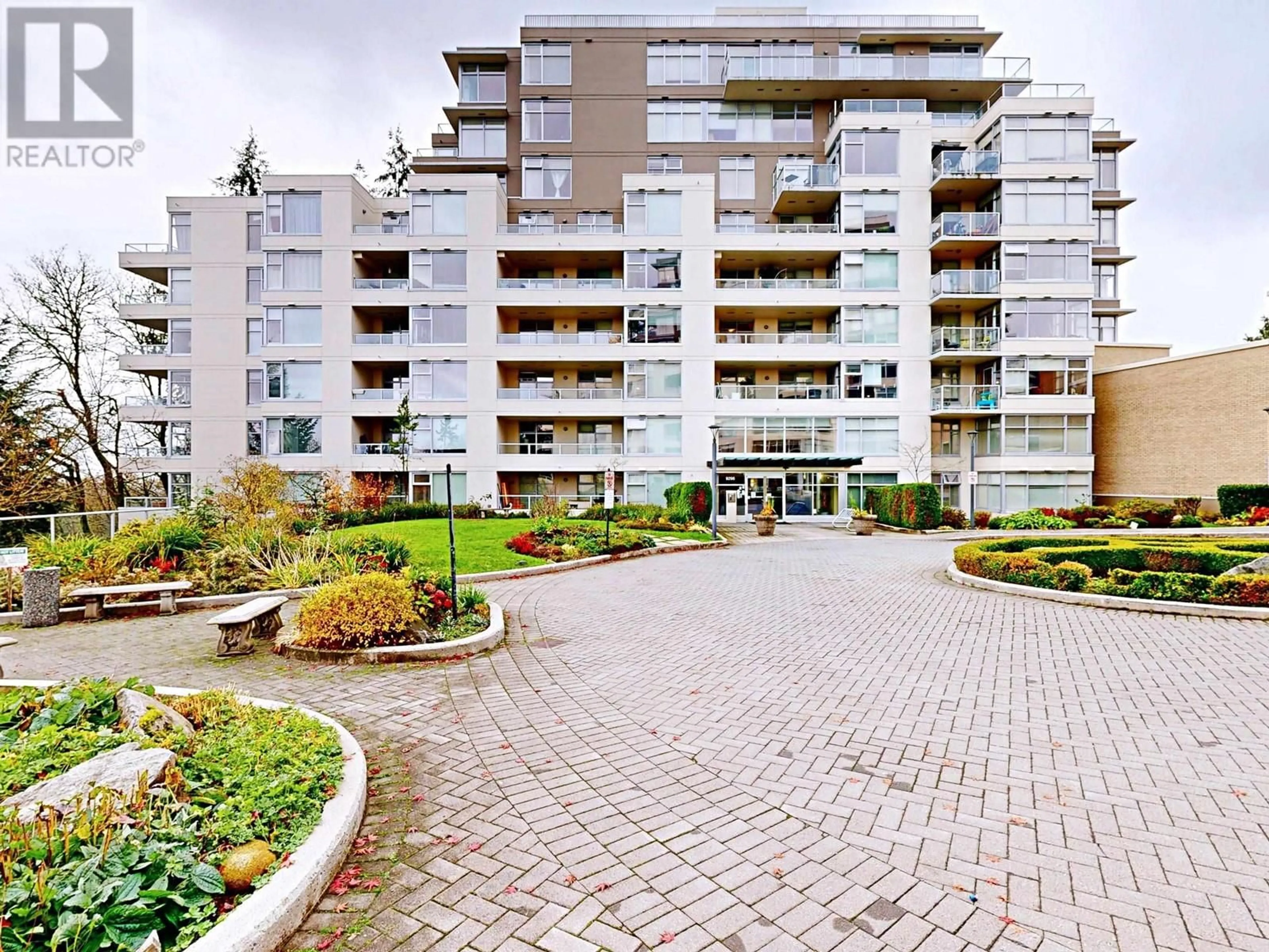 Patio, street for 101 9298 UNIVERSITY CRESCENT, Burnaby British Columbia V5A4X8