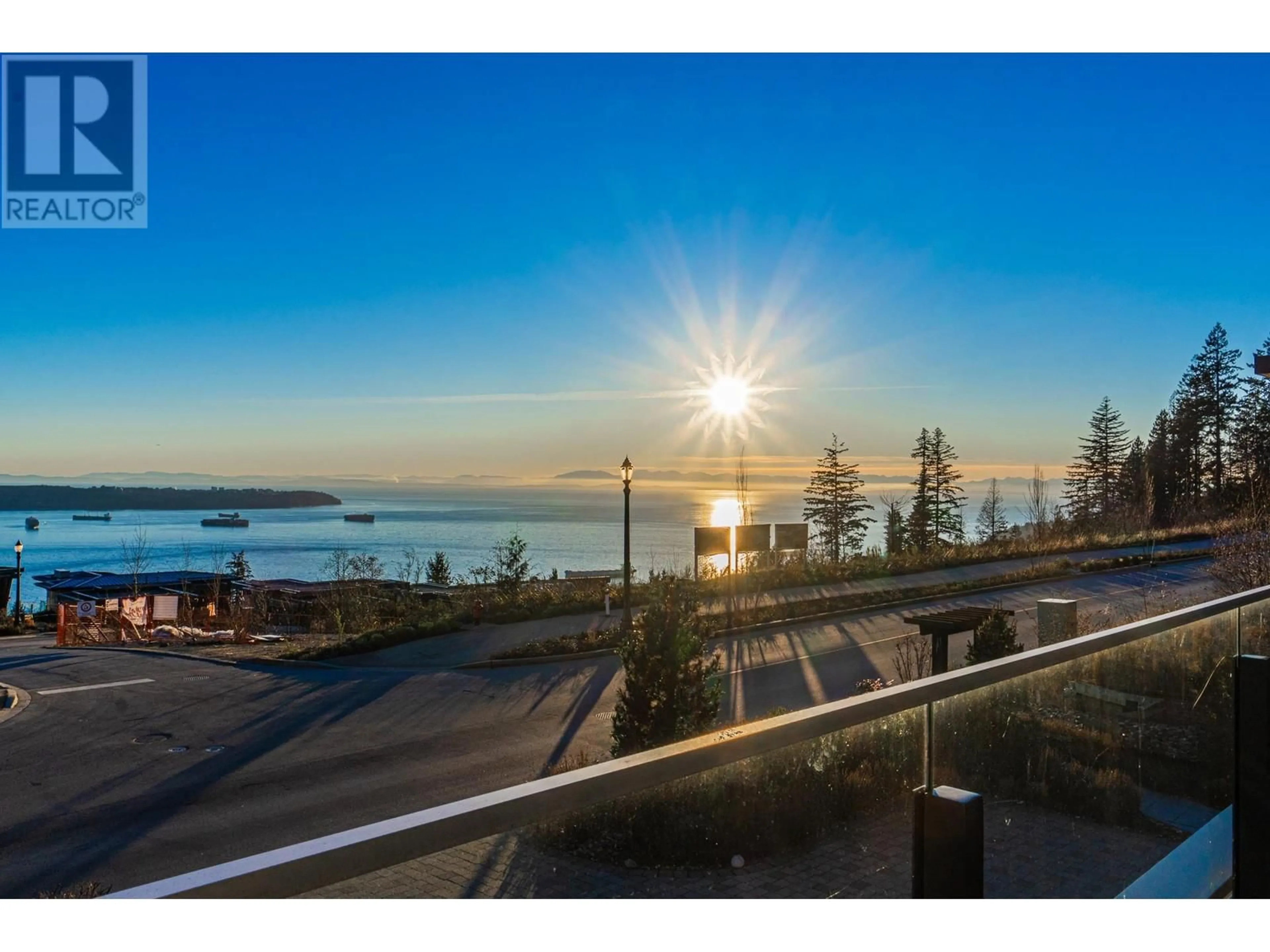 A pic from outside/outdoor area/front of a property/back of a property/a pic from drone, water/lake/river/ocean view for 2825 CHIPPENDALE ROAD, West Vancouver British Columbia V7S0A7