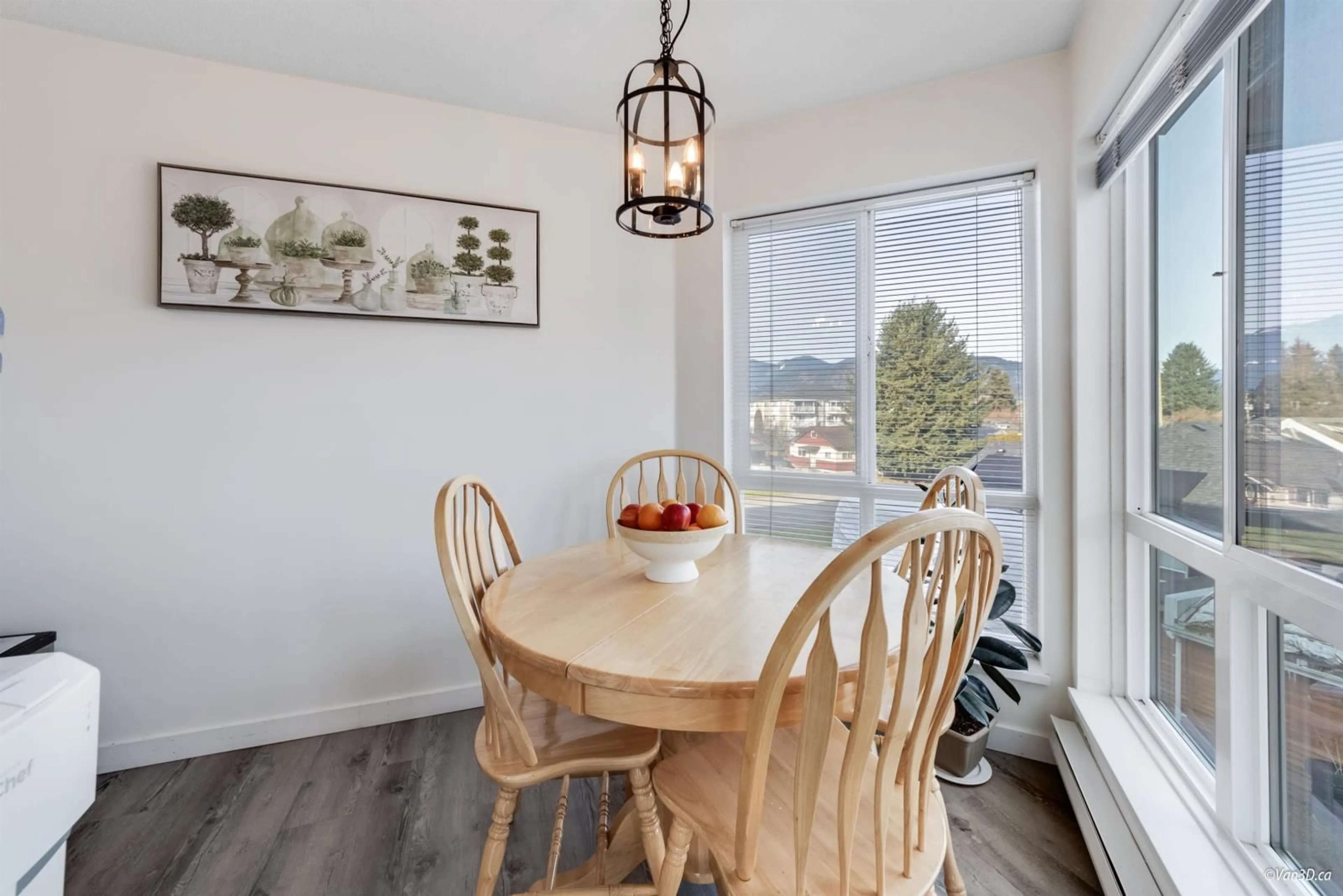 Dining room, wood/laminate floor for 306 45773 VICTORIA AVENUE|Chilliwack Pro, Chilliwack British Columbia V2P2T4