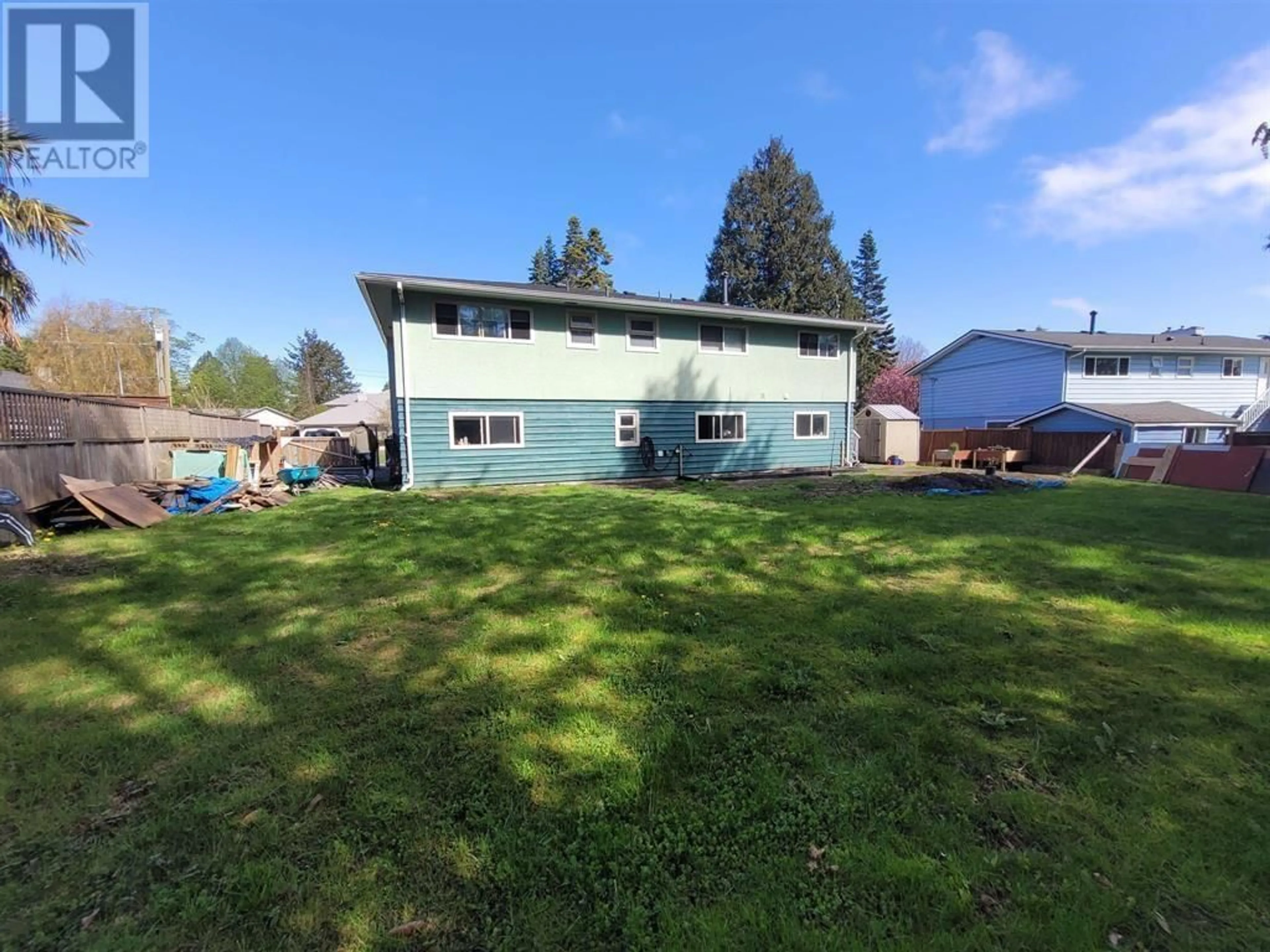 A pic from outside/outdoor area/front of a property/back of a property/a pic from drone, building for 4984 10A AVENUE, Delta British Columbia V4M1X8