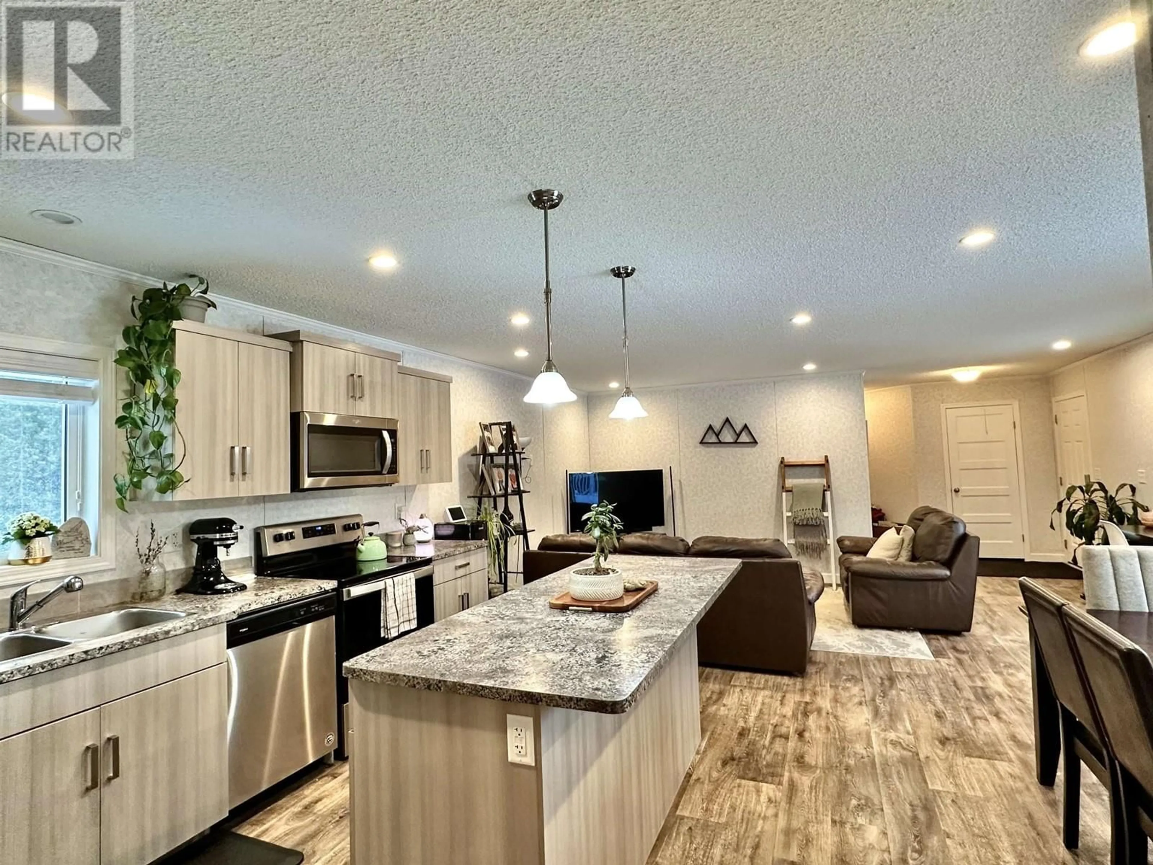 Open concept kitchen, unknown for 4995 PITNEY ROAD, Valemount British Columbia V0E2Z0