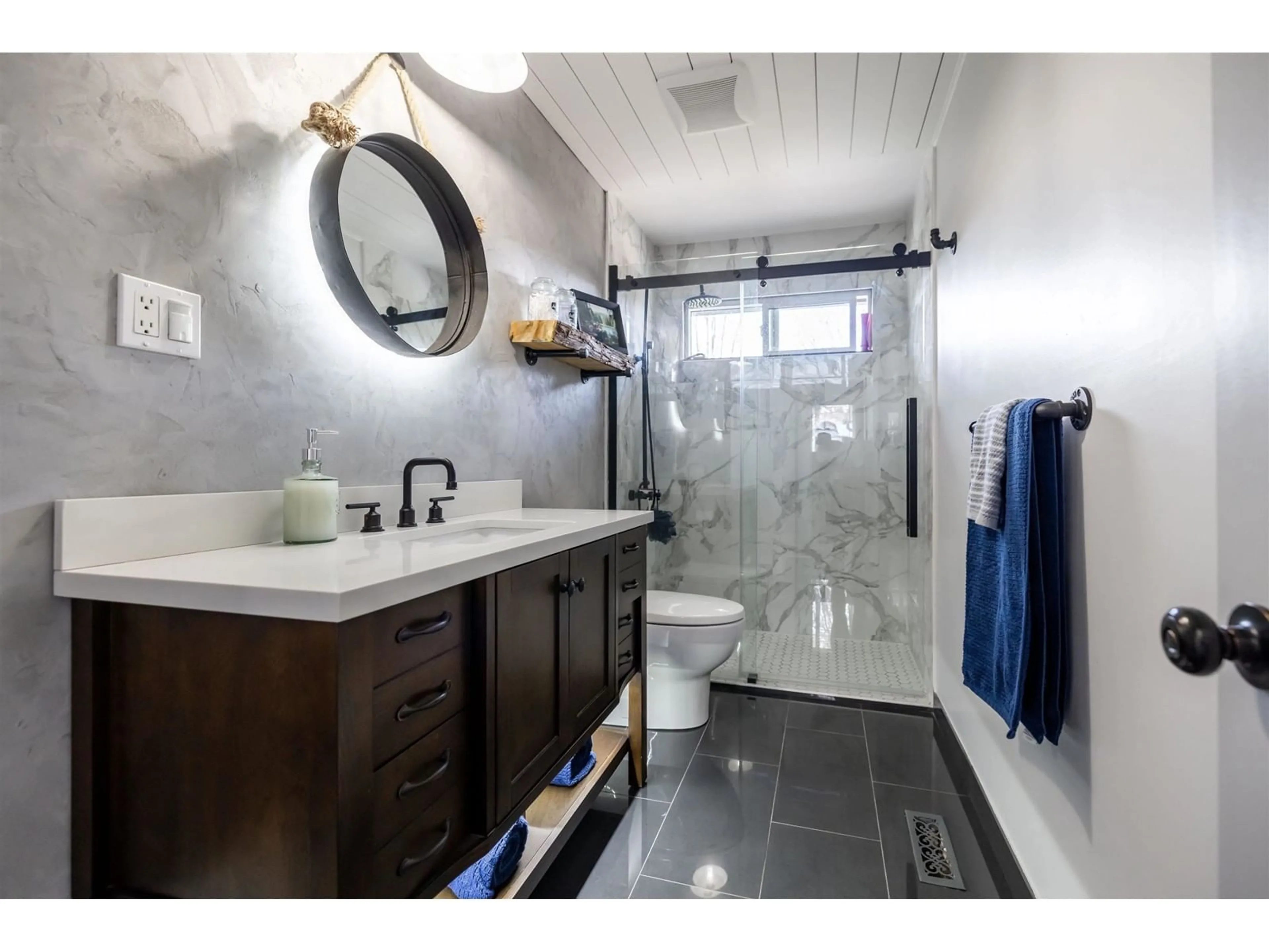 Contemporary bathroom, ceramic/tile floor for 26595 30A AVENUE, Langley British Columbia V4W3C8