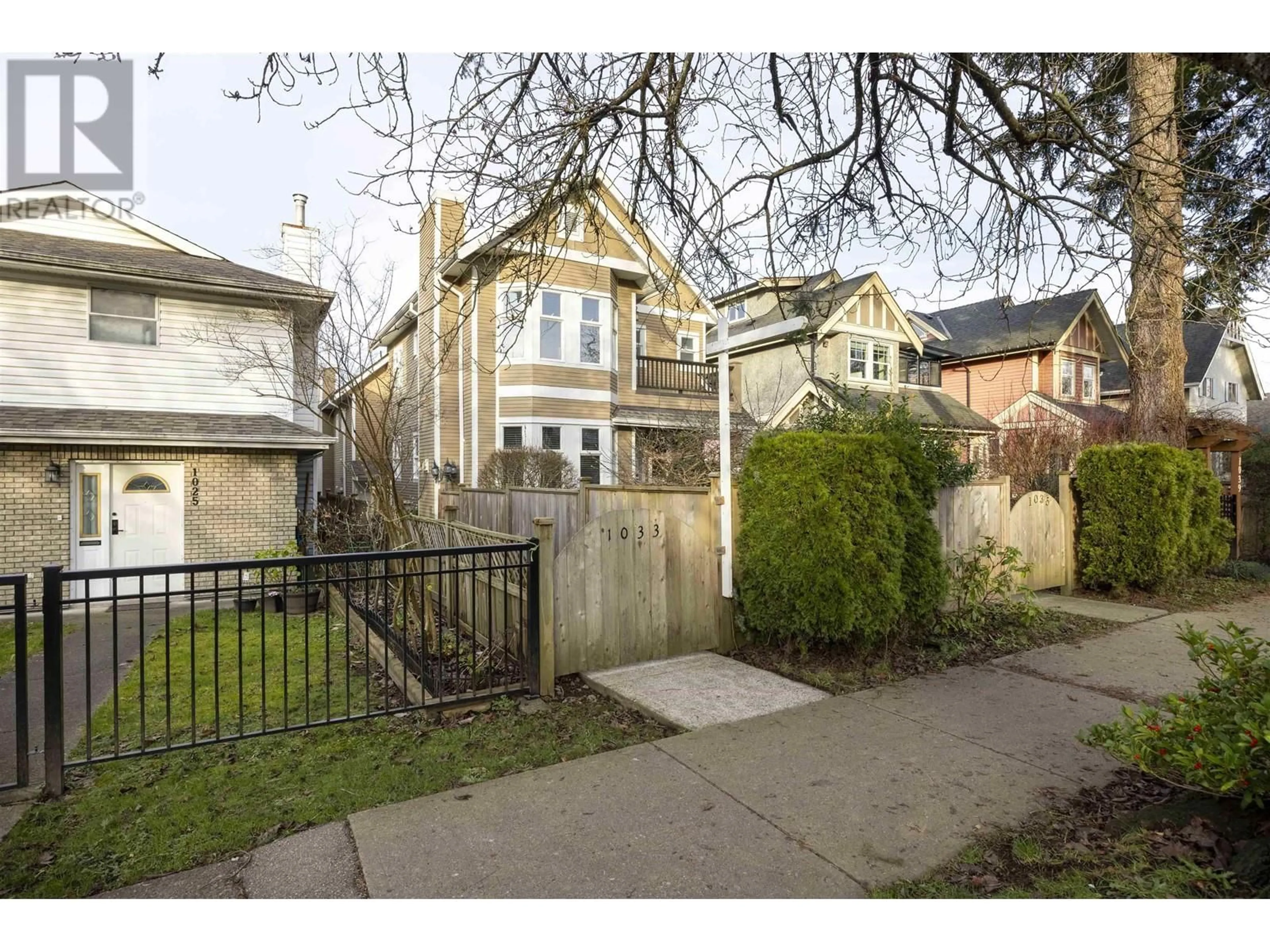 Unknown for 1033 E 10TH AVENUE, Vancouver British Columbia V5T2B4