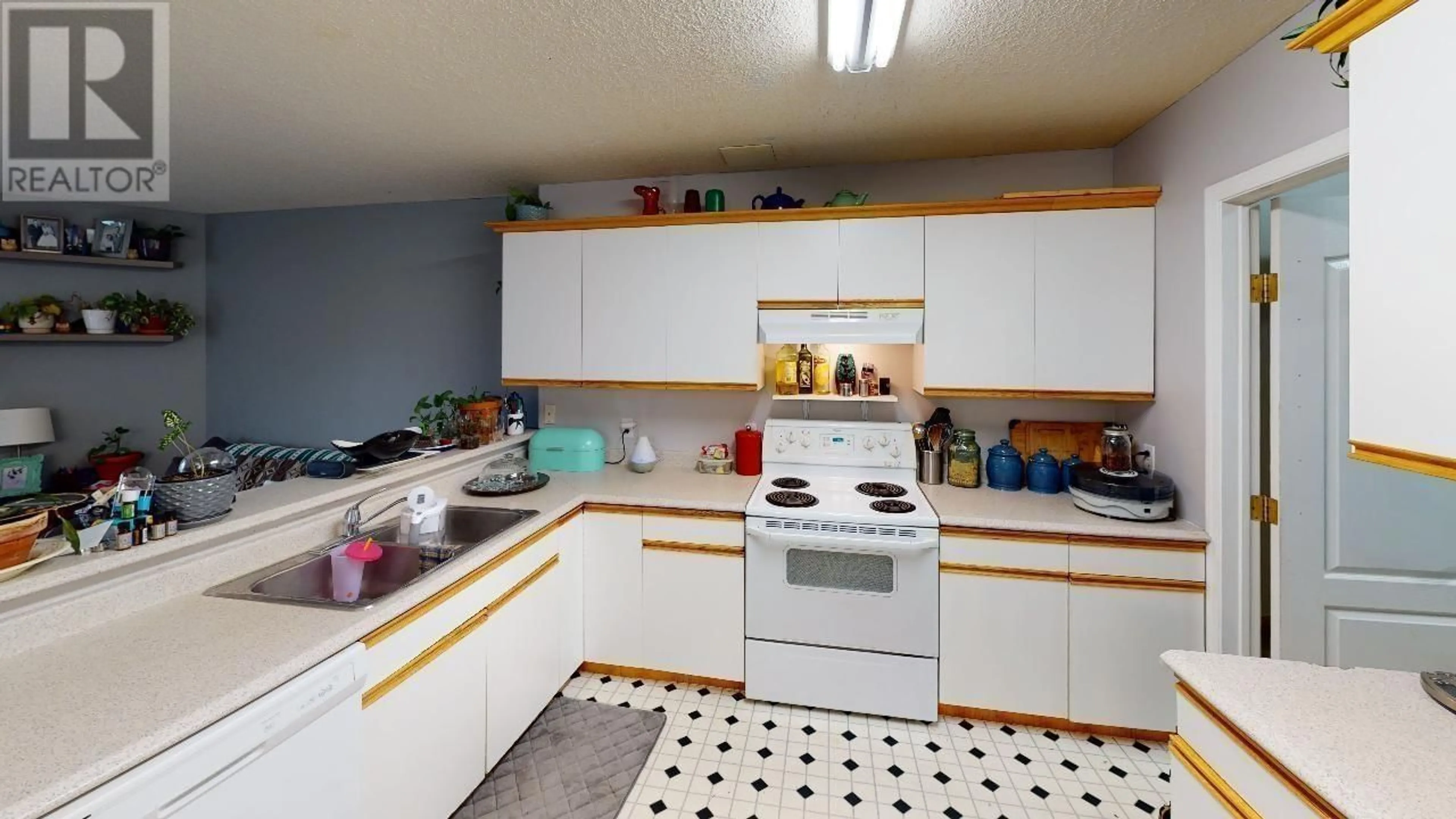 Standard kitchen, unknown for 9306 94 AVENUE, Fort St. John British Columbia V1J1G2