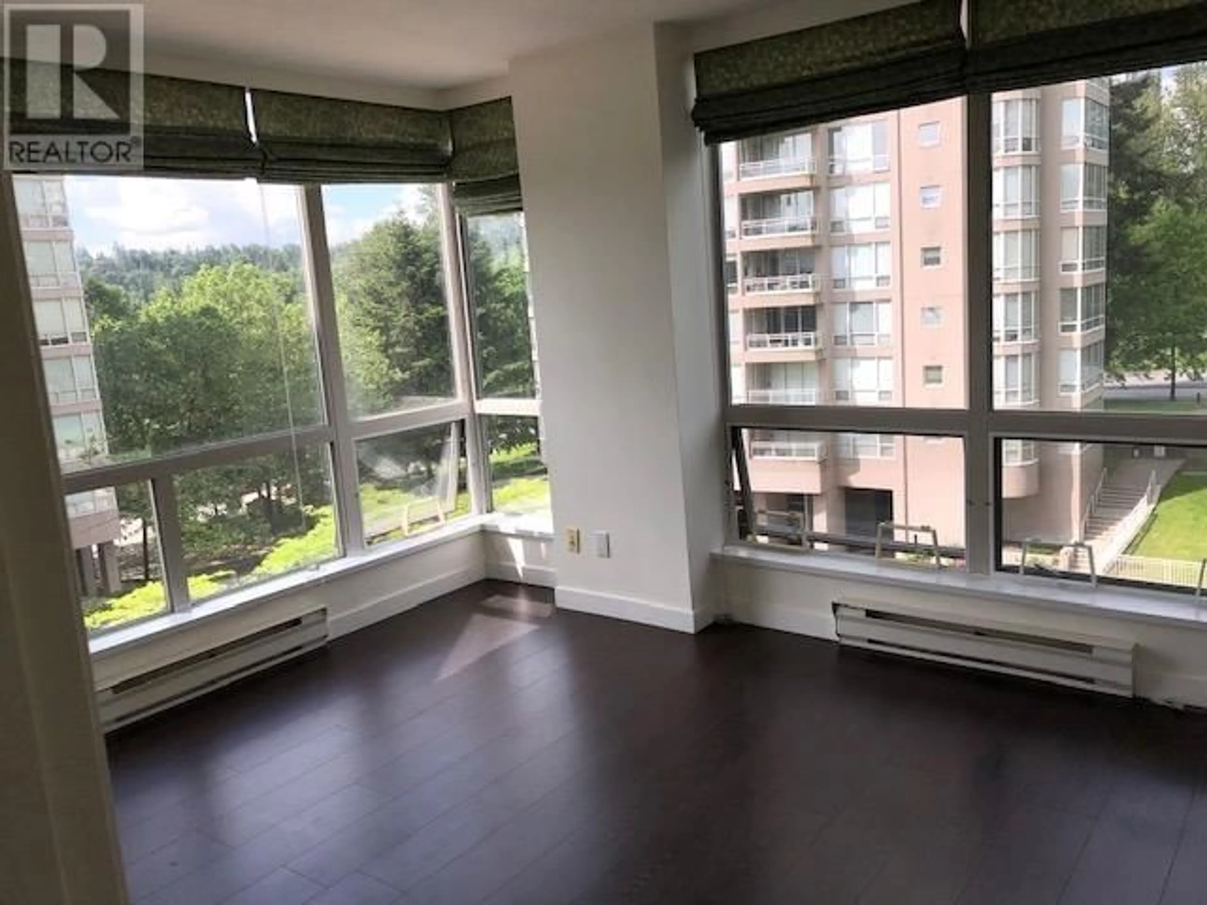 A pic of a room for 502 9633 MANCHESTER DRIVE, Burnaby British Columbia V3N4Y9