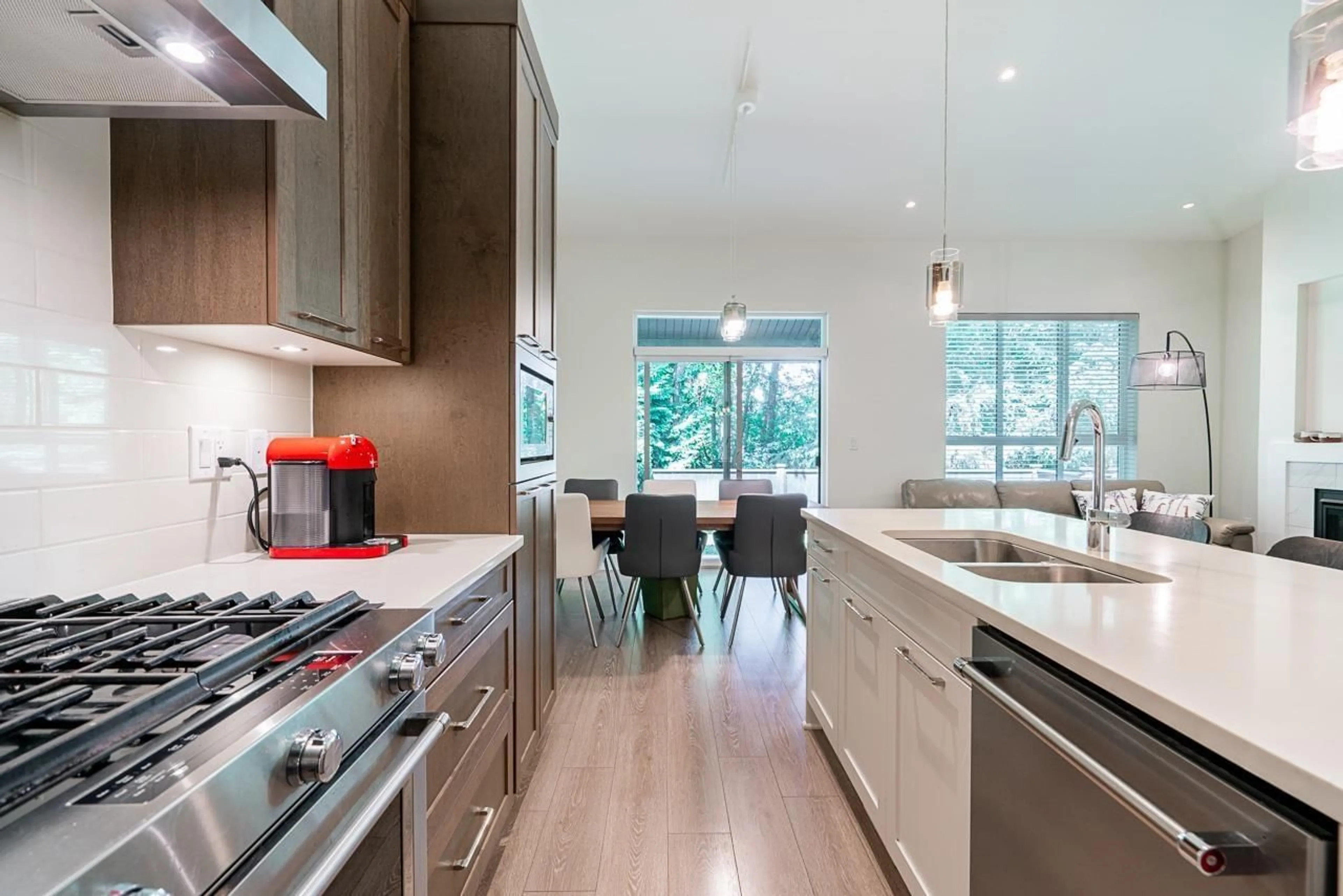 Contemporary kitchen, unknown for 24 7979 152 STREET, Surrey British Columbia V3S7S7