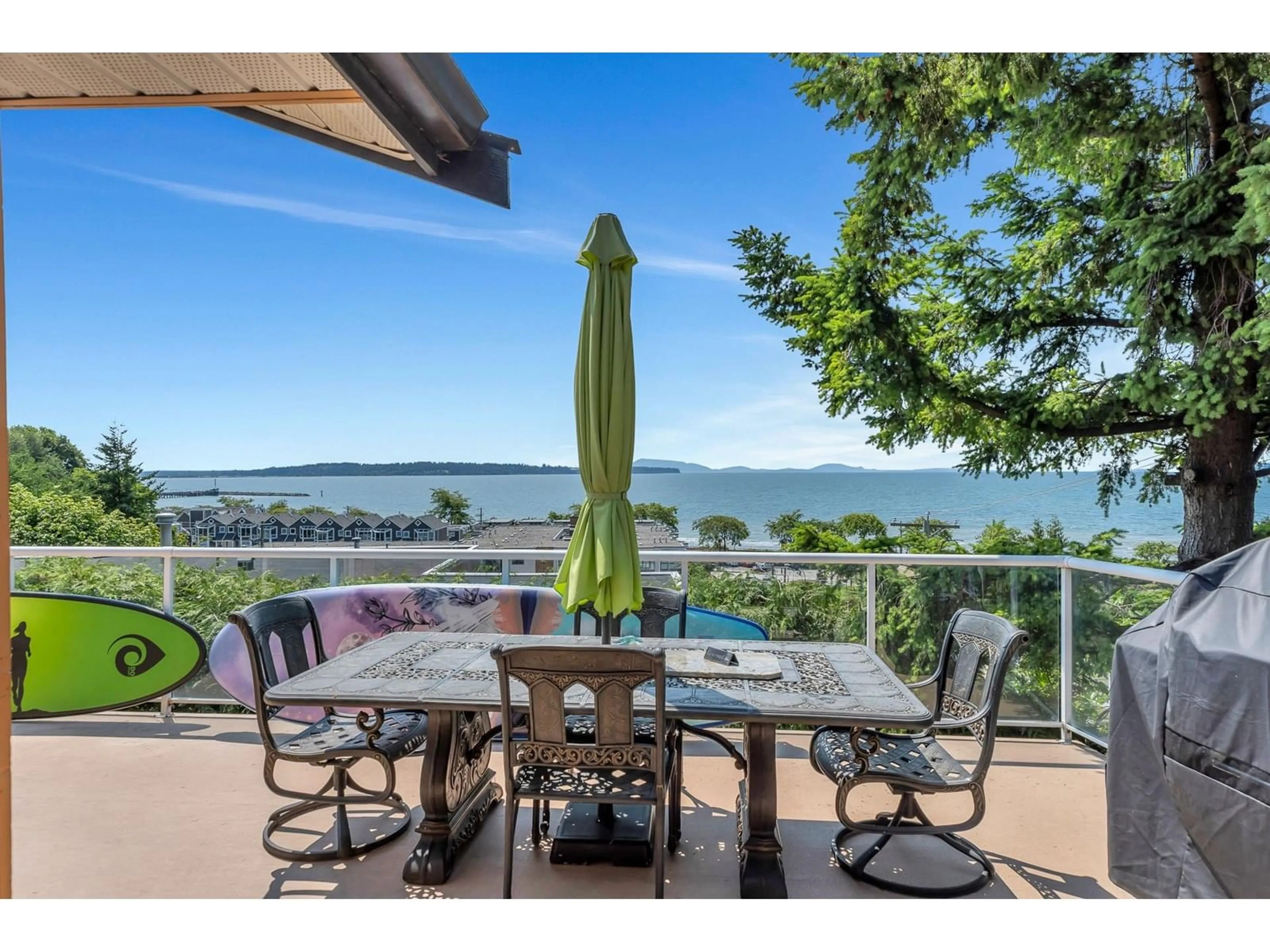 Patio, water/lake/river/ocean view for 14810 PROSPECT AVENUE, Surrey British Columbia V4B2B1