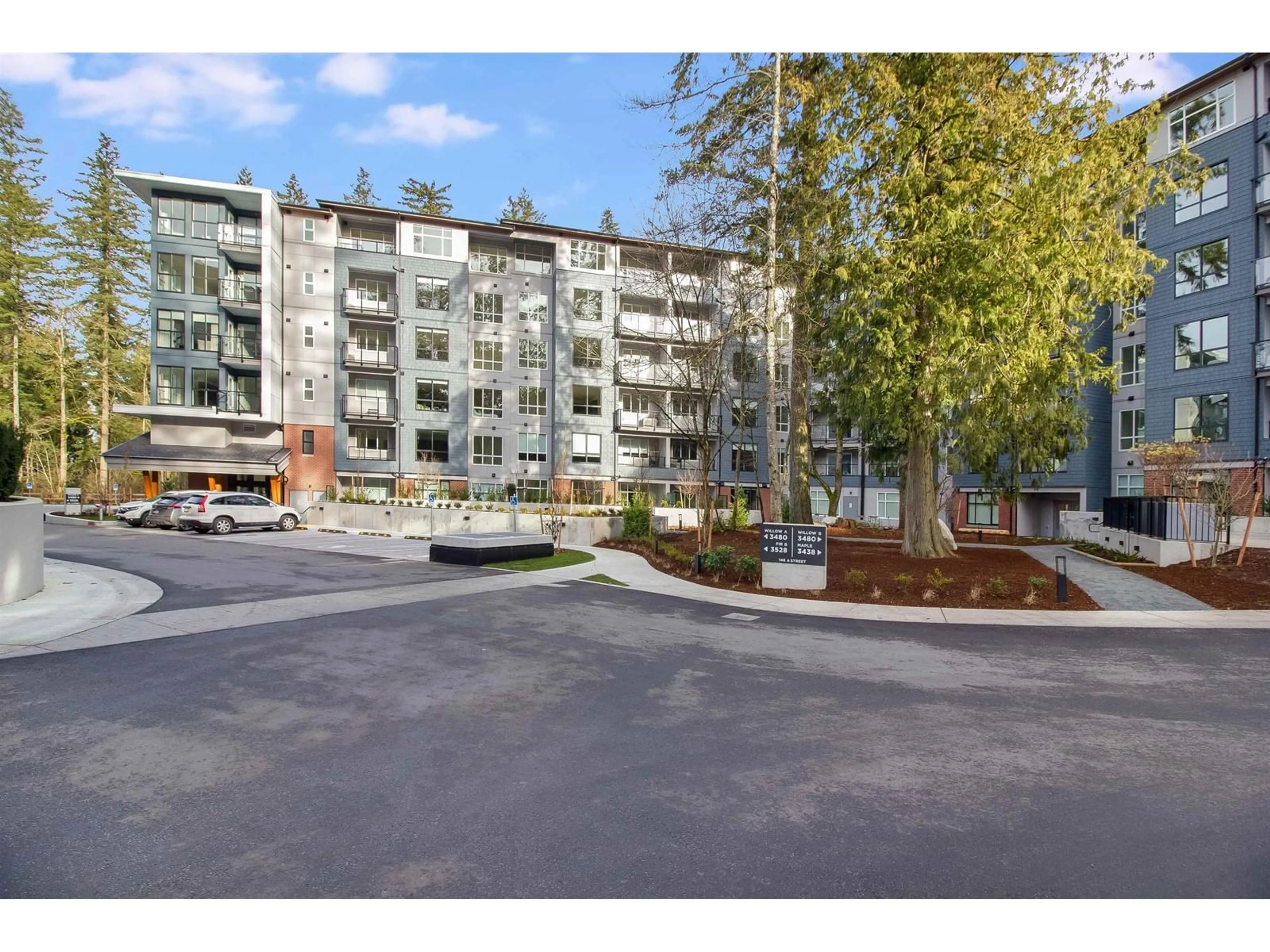 Patio, street for 405 3480 146A STREET, Surrey British Columbia V4P0H6