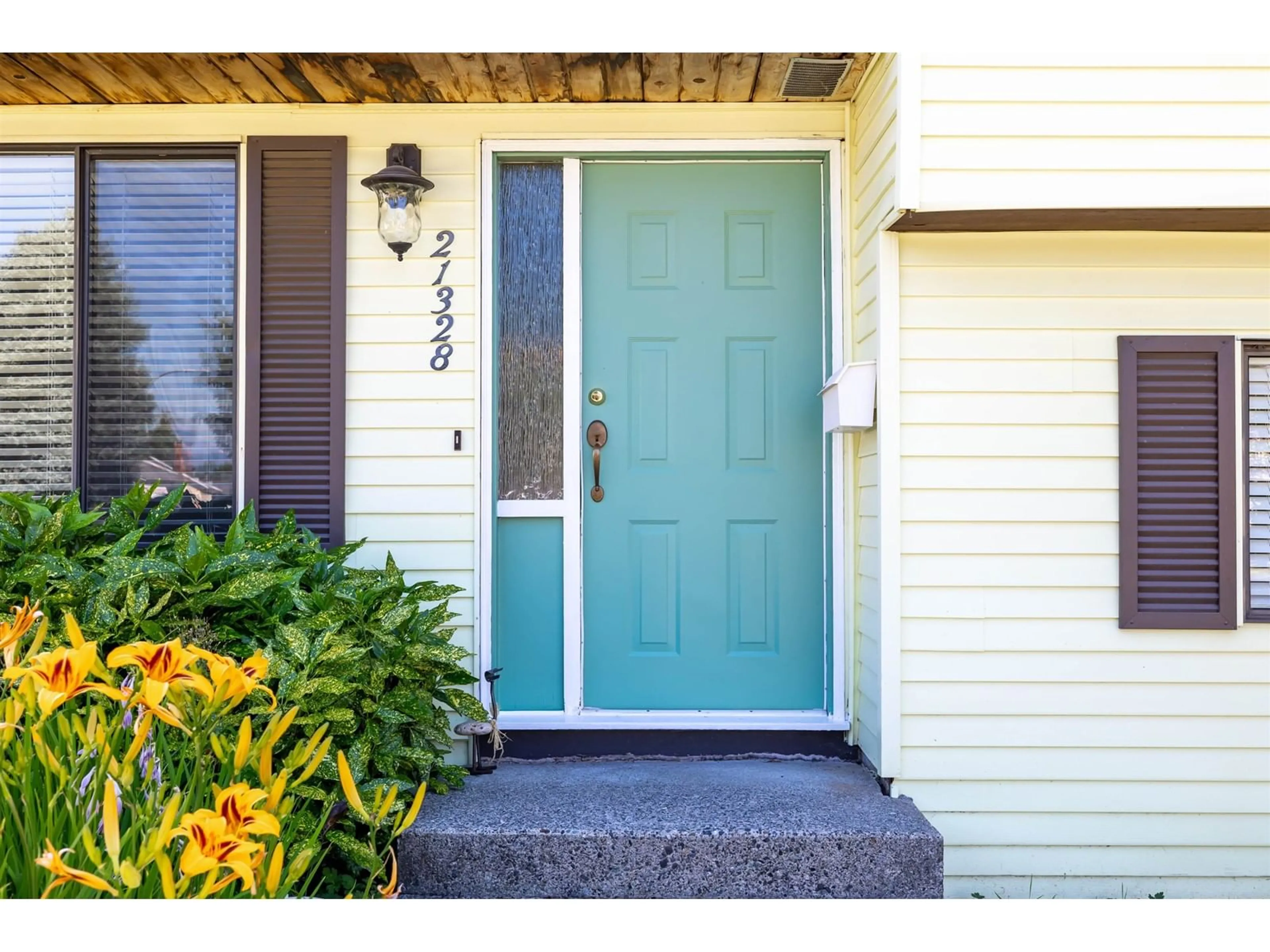 Indoor entryway for 21328 91B AVENUE, Langley British Columbia V1M2C1