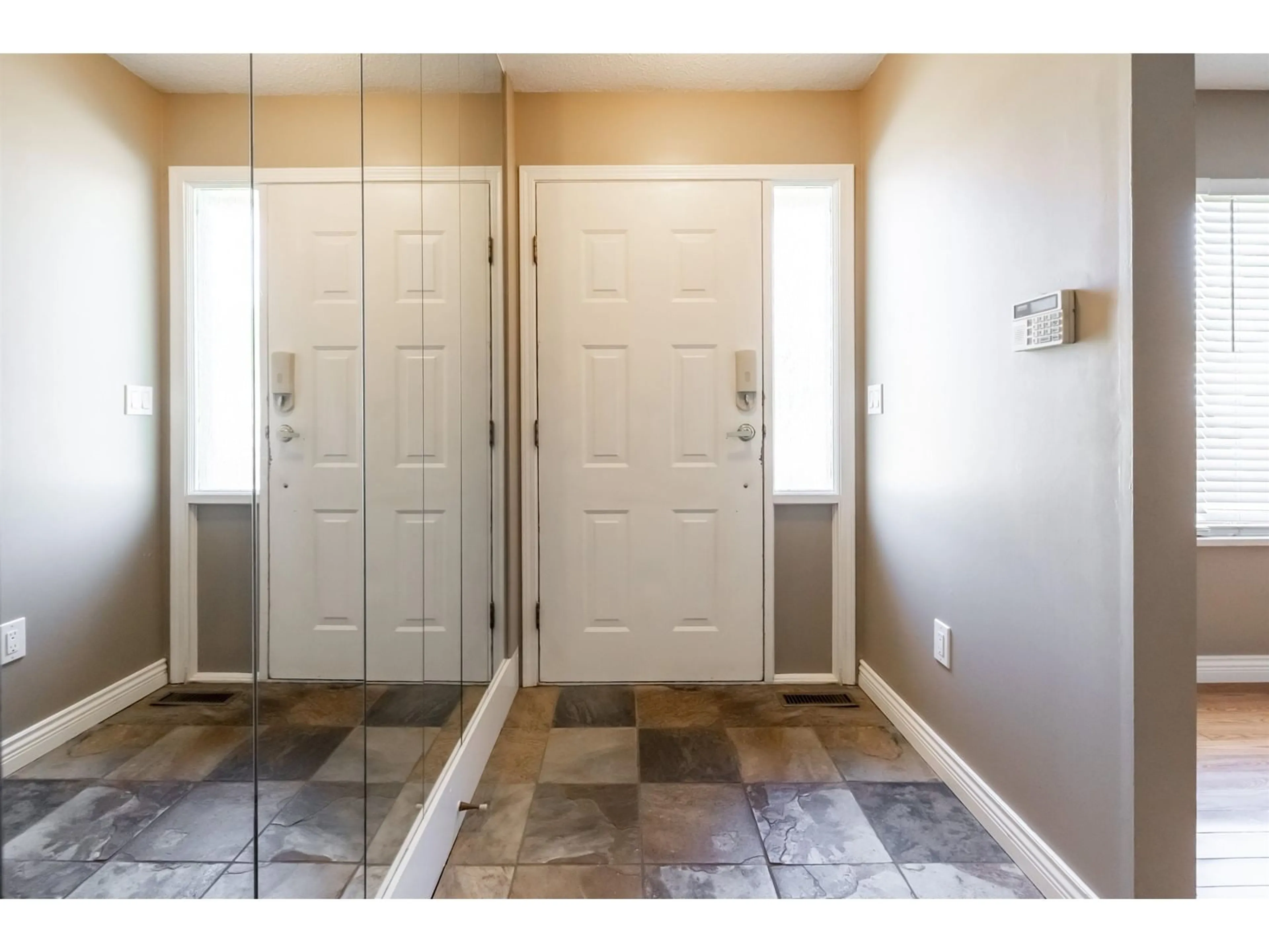 Indoor entryway for 21328 91B AVENUE, Langley British Columbia V1M2C1