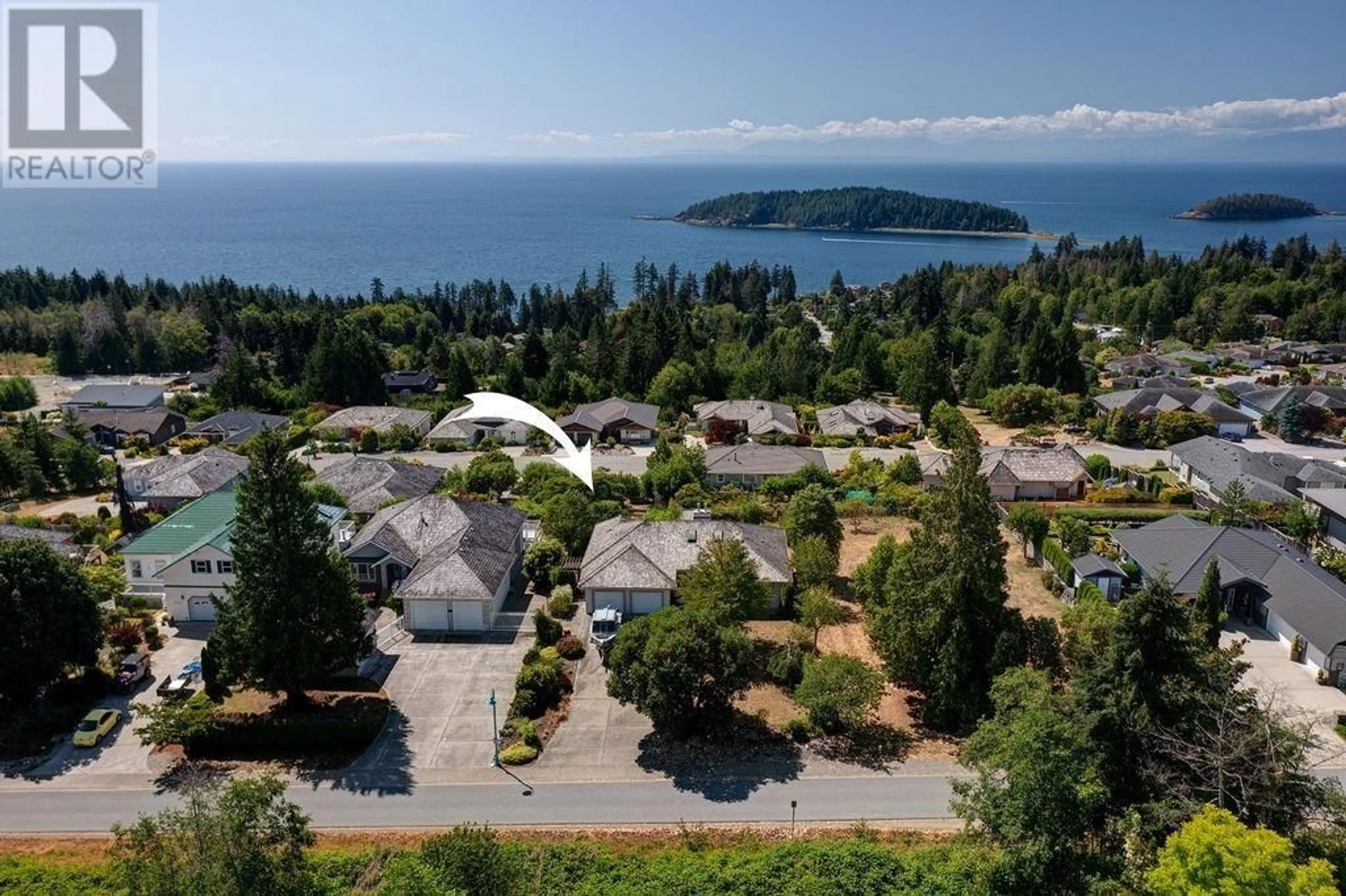 A pic from outside/outdoor area/front of a property/back of a property/a pic from drone, water/lake/river/ocean view for 6183 ORACLE ROAD, Sechelt British Columbia V7Z0N7