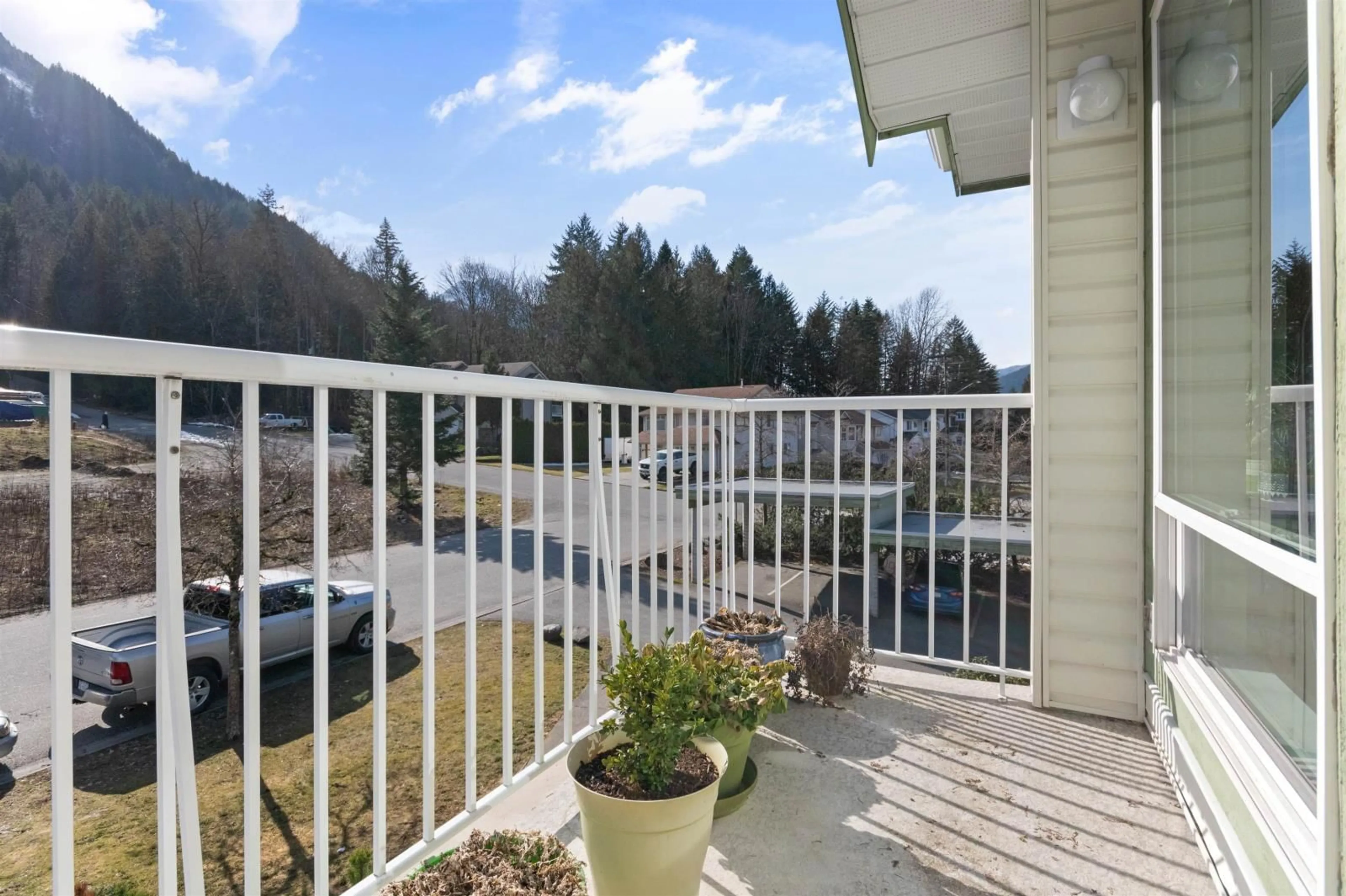 Balcony in the apartment, water/lake/river/ocean view for 301 1275 SCOTT DRIVE|Hope, Hope British Columbia V0X1L4