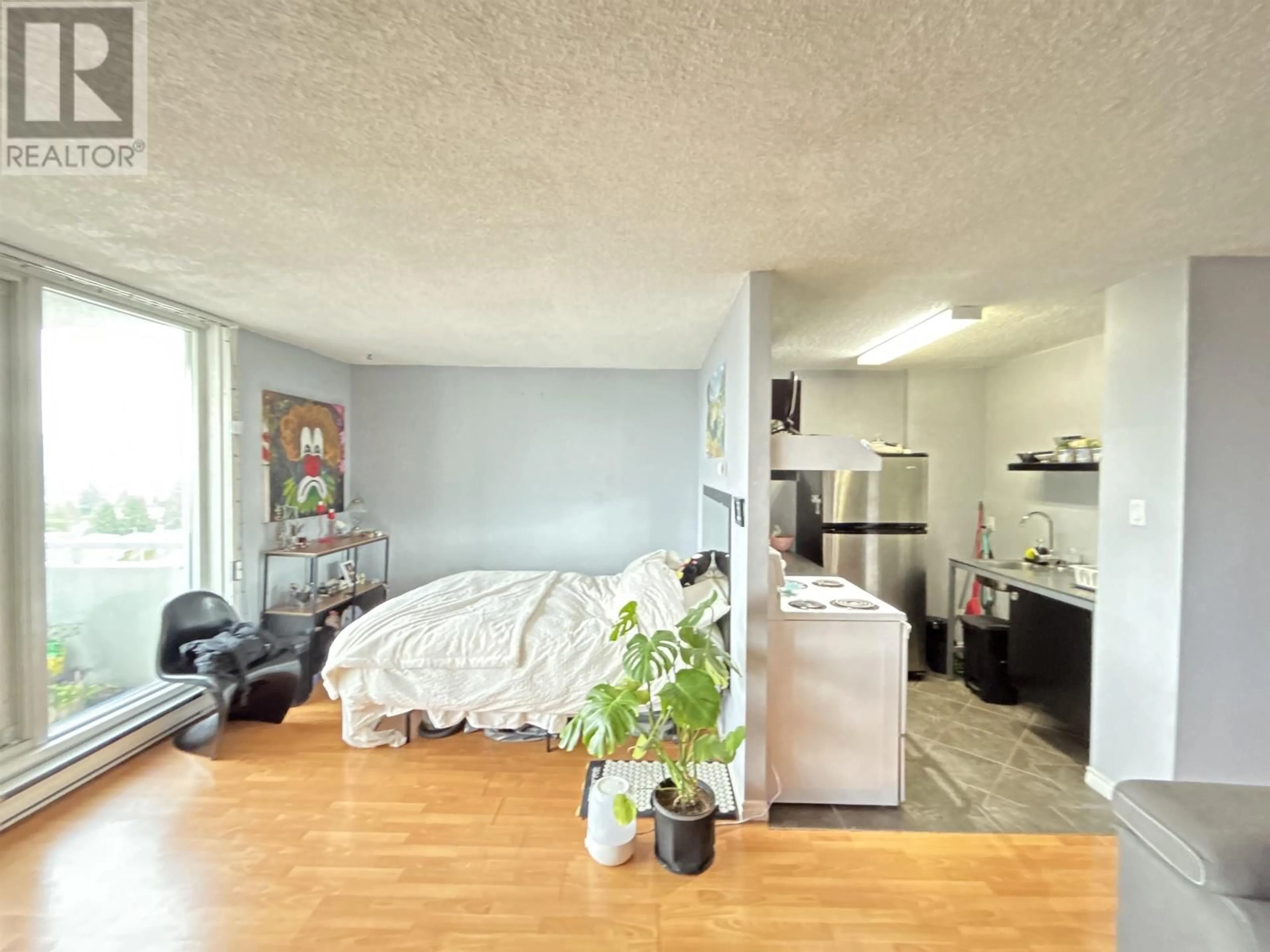 A pic of a room for 1003 5645 BARKER AVENUE, Burnaby British Columbia V5H3Z5