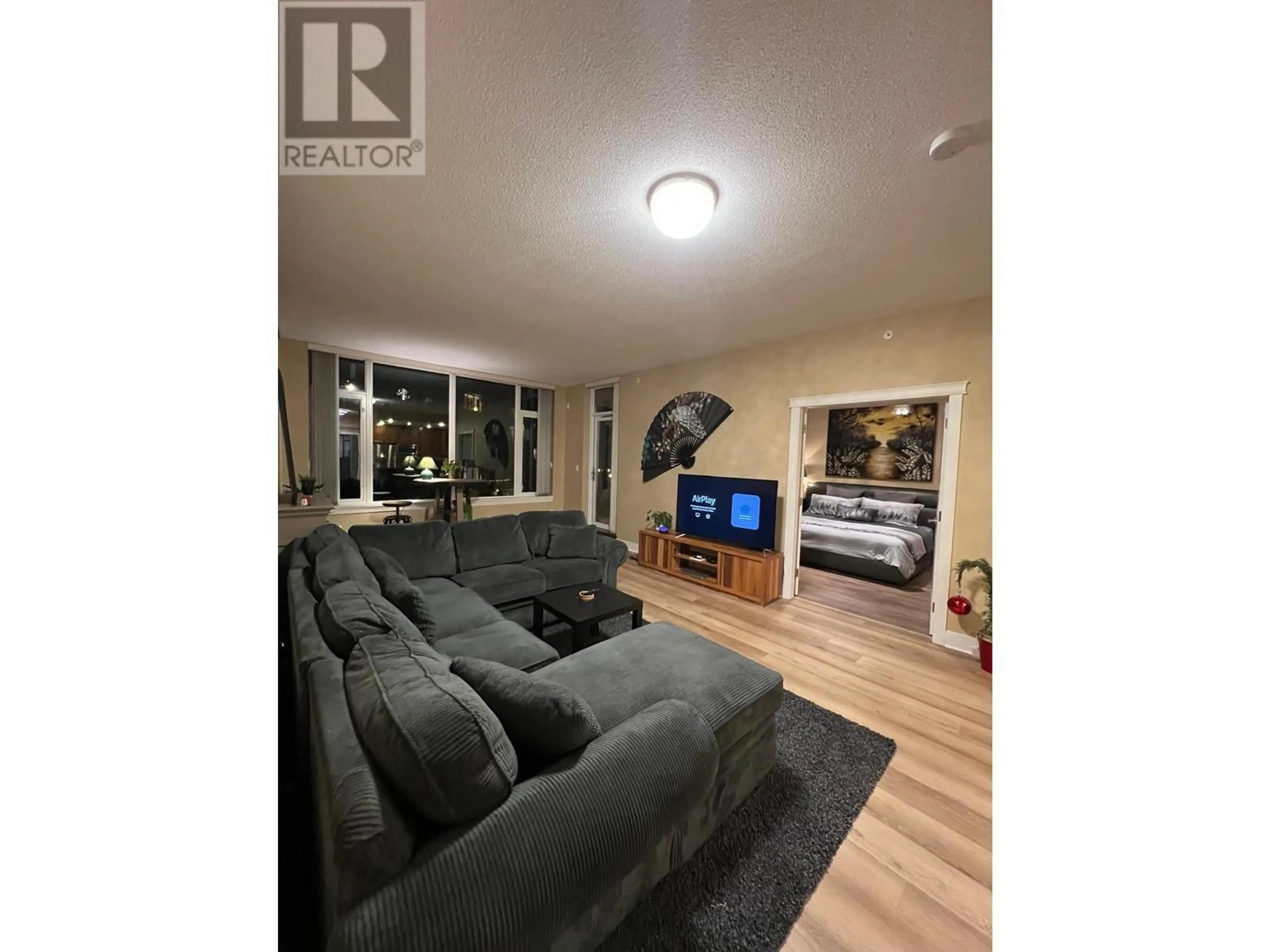 Living room with furniture, unknown for 811 1415 PARKWAY BOULEVARD, Coquitlam British Columbia V3E0C7