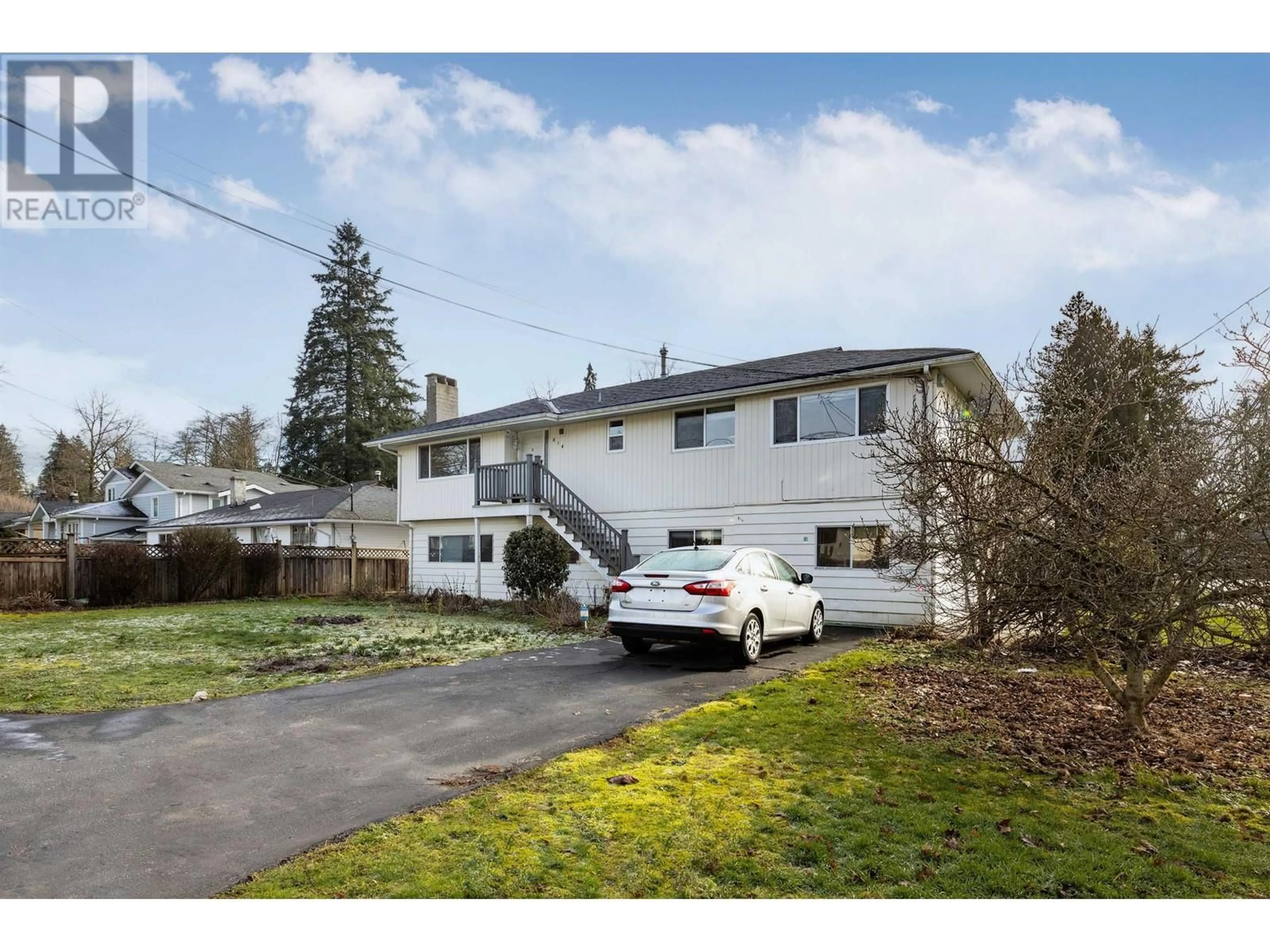 A pic from outside/outdoor area/front of a property/back of a property/a pic from drone, street for 814 MILLER AVENUE, Coquitlam British Columbia V3J4K6