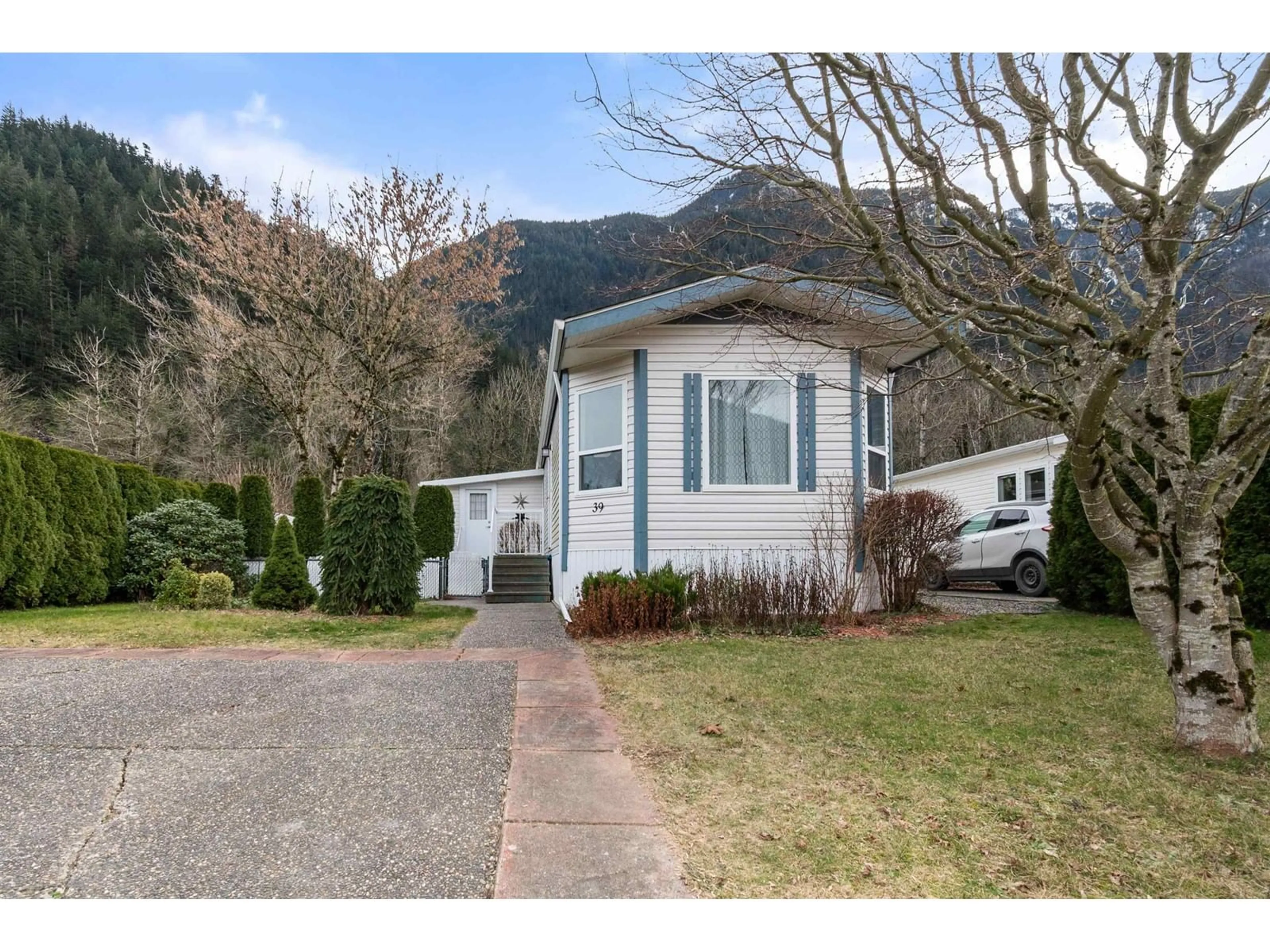 Home with vinyl exterior material, mountain view for 39 - 62790 FLOOD HOPE ROAD, Hope British Columbia V0X1L2