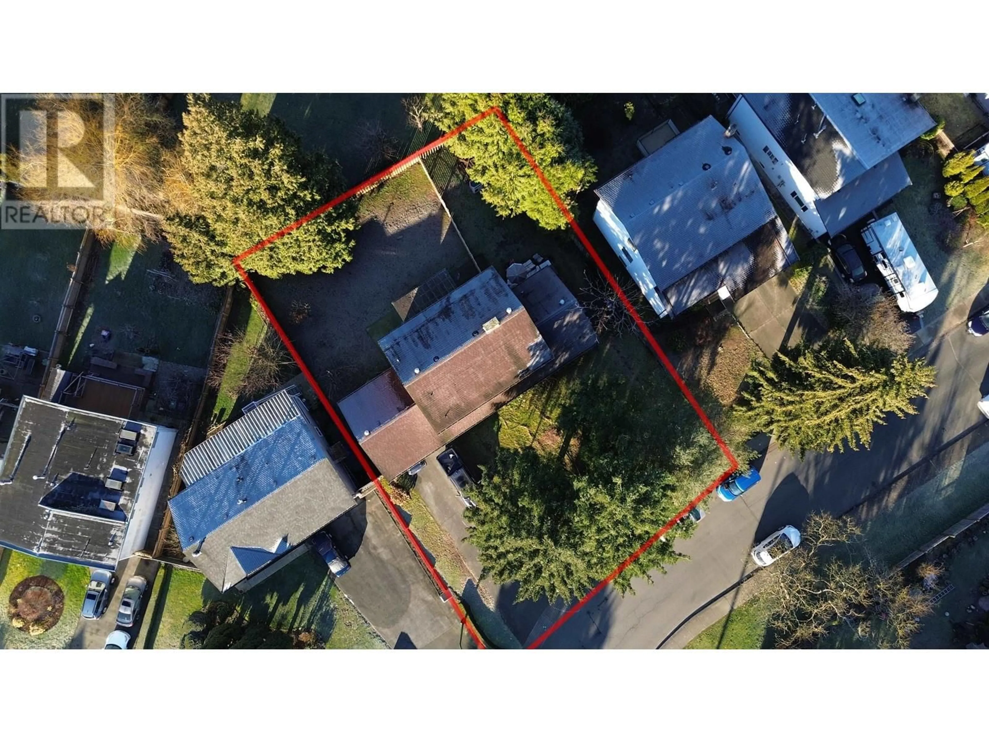 A pic from outside/outdoor area/front of a property/back of a property/a pic from drone, street for 830 IRVINE STREET, Coquitlam British Columbia V3C4C2