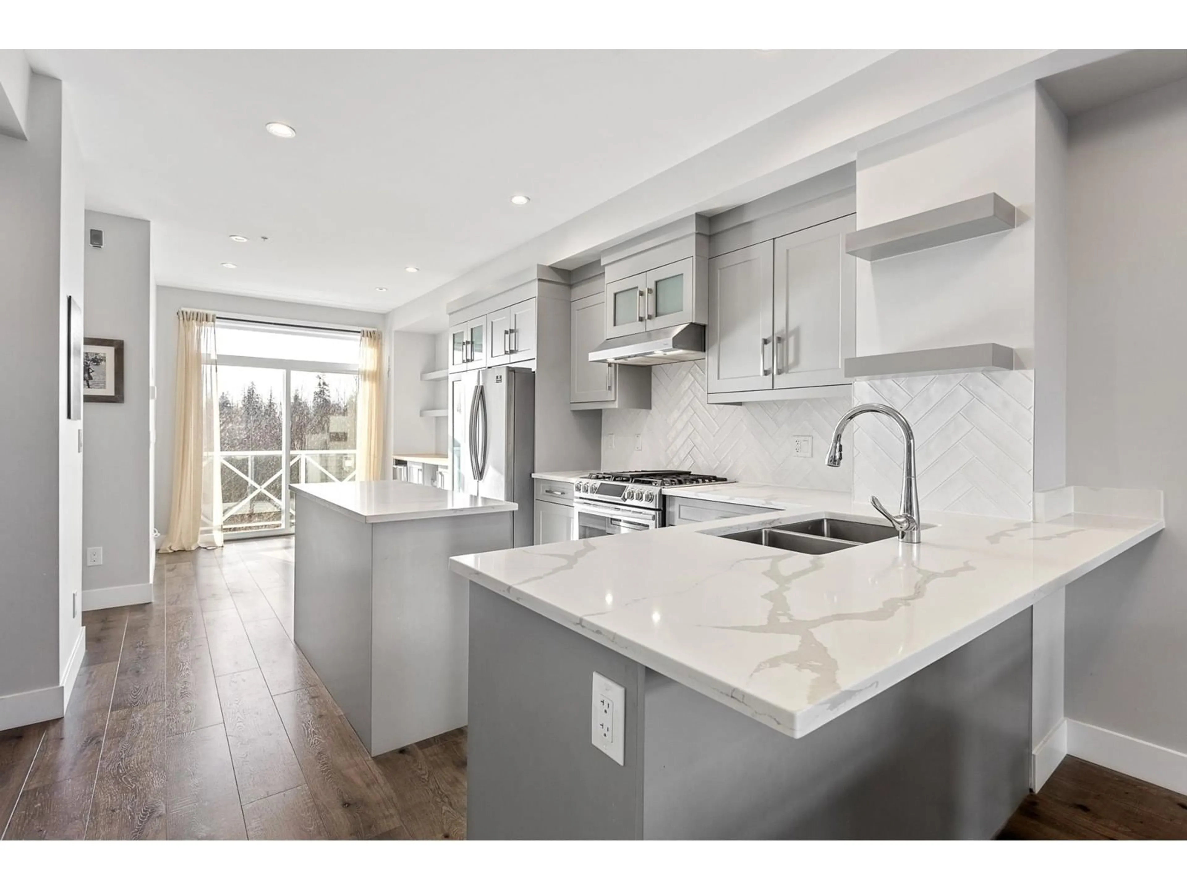 Open concept kitchen, unknown for 2 21102 76 AVENUE, Langley British Columbia V2Y4K7