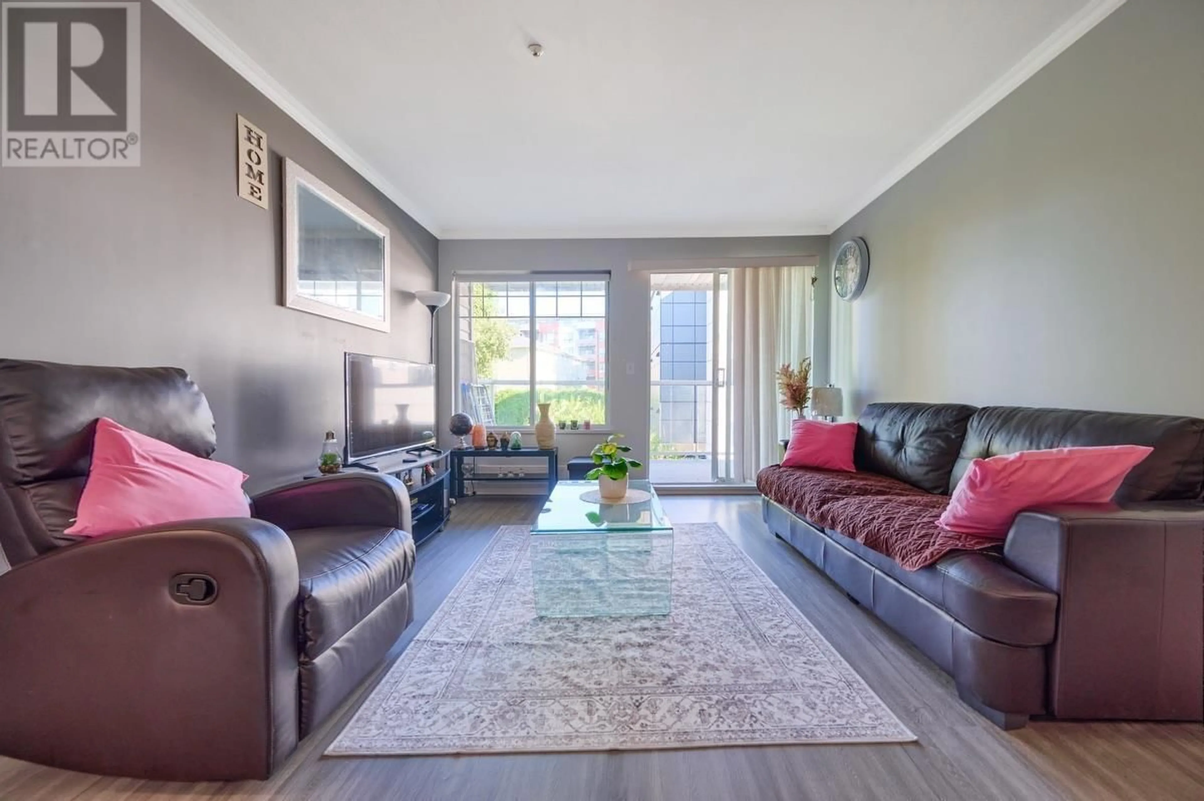 Living room with furniture, unknown for 410 11671 FRASER STREET, Maple Ridge British Columbia V2X6C4