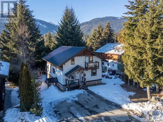 7425 AMBASSADOR CRESCENT, Whistler 3
