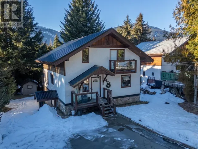 7425 AMBASSADOR CRESCENT, Whistler 4