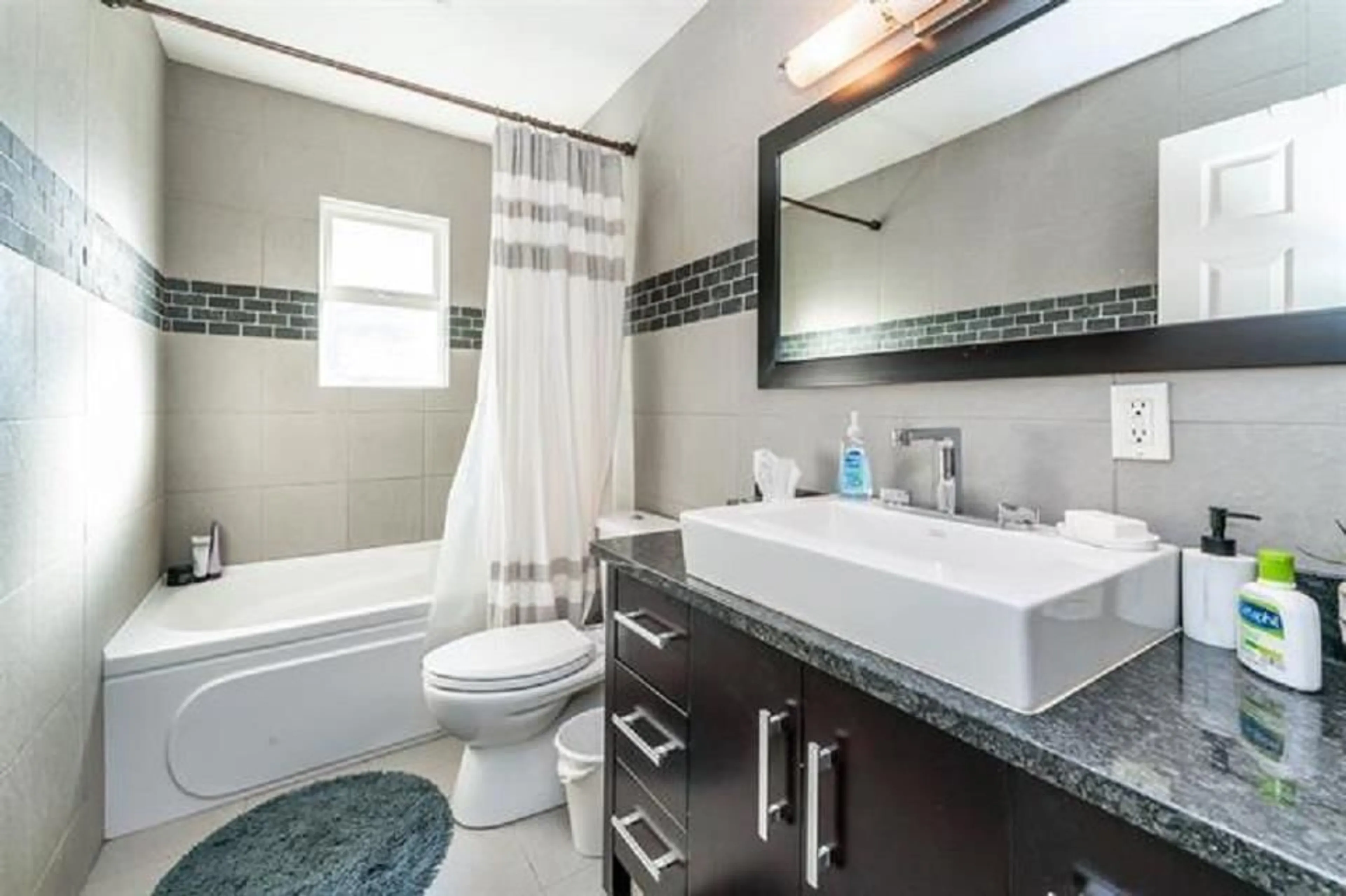 Contemporary bathroom, ceramic/tile floor for 15032 RAVEN PLACE, Surrey British Columbia V3R4T2