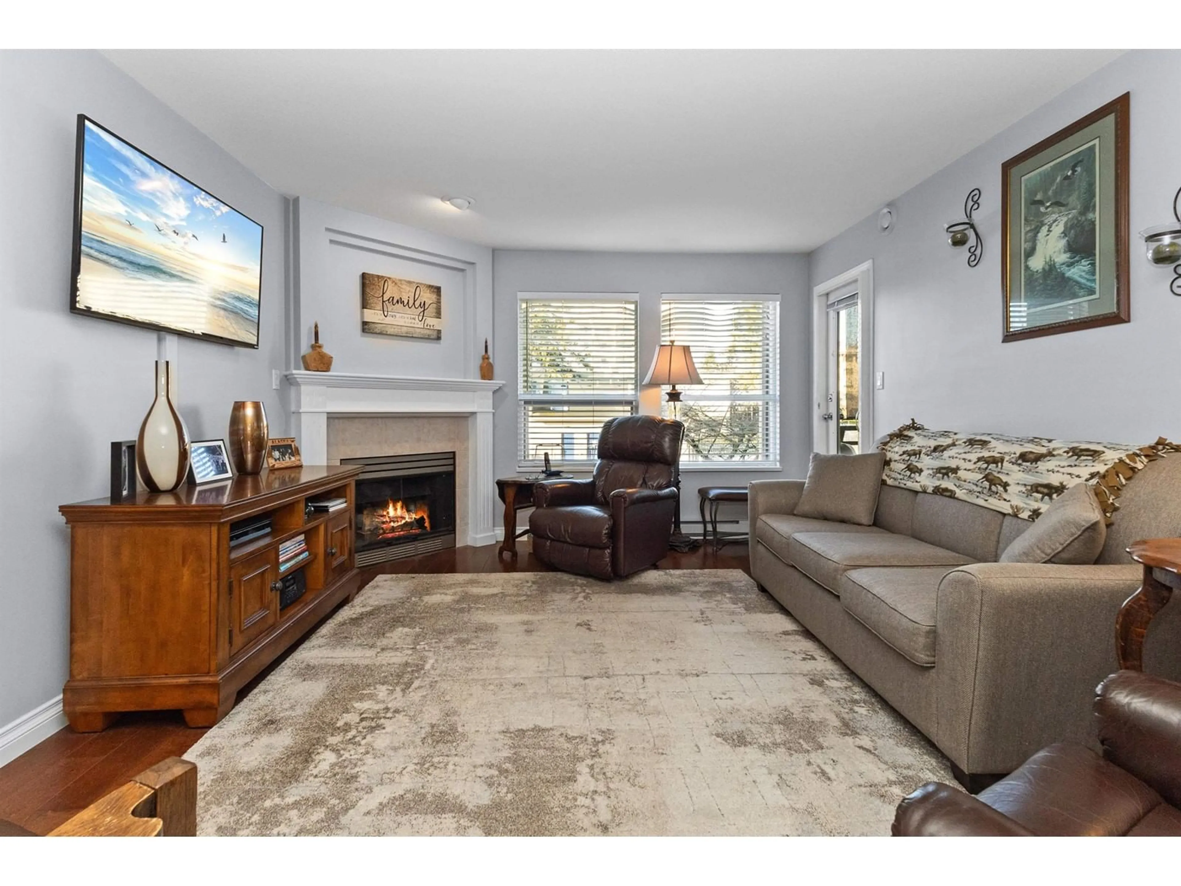 Living room with furniture, unknown for 314 1576 MERKLIN STREET, White Rock British Columbia V4B5K2