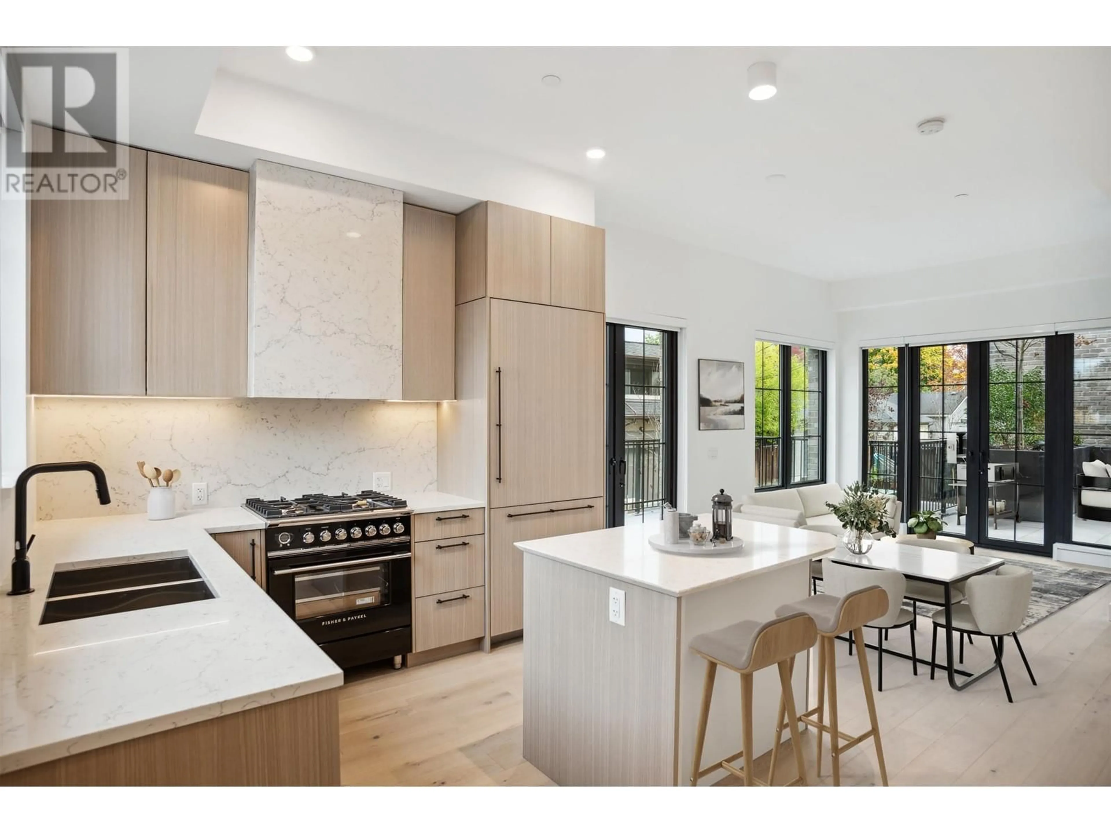 Contemporary kitchen, unknown for 4078 COLUMBIA STREET, Vancouver British Columbia V5Y4B4