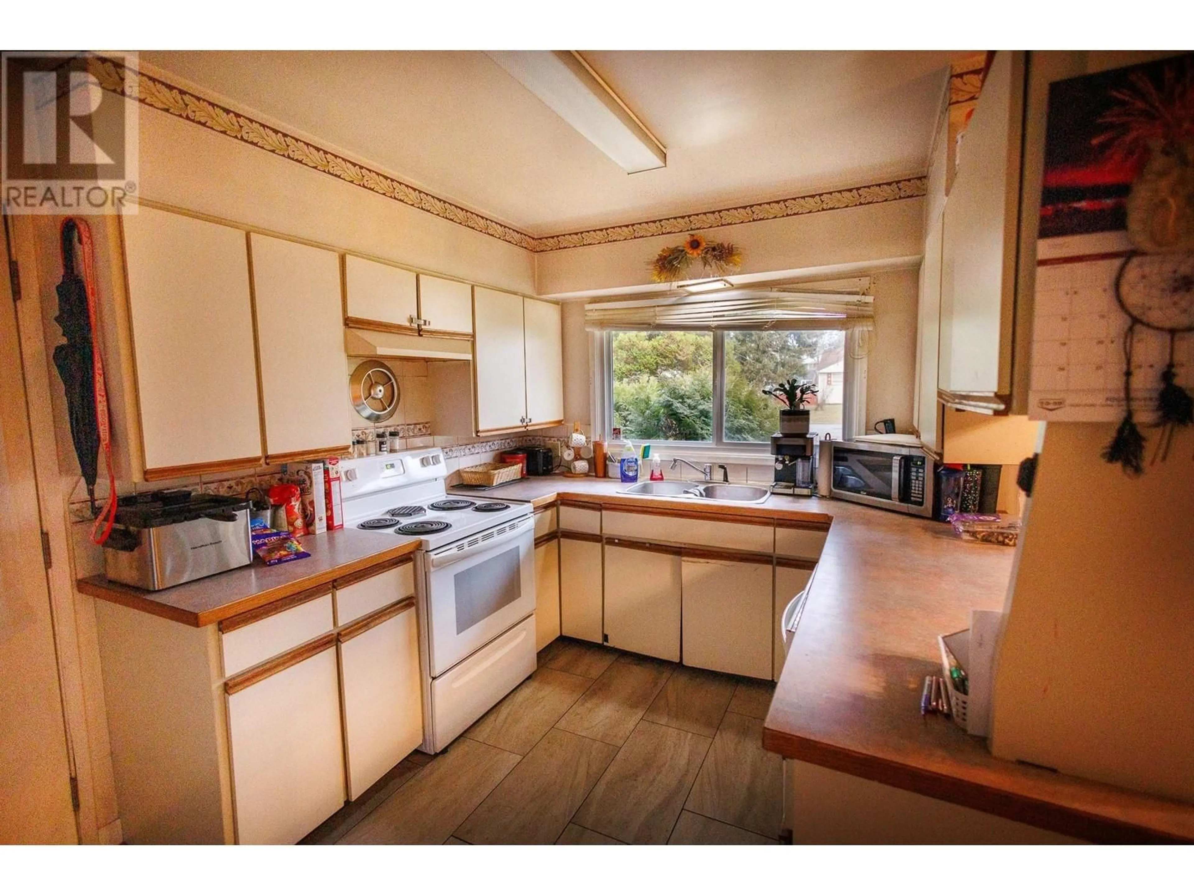 Standard kitchen, unknown for 4827 DAVIS AVENUE, Terrace British Columbia V8G1Y2