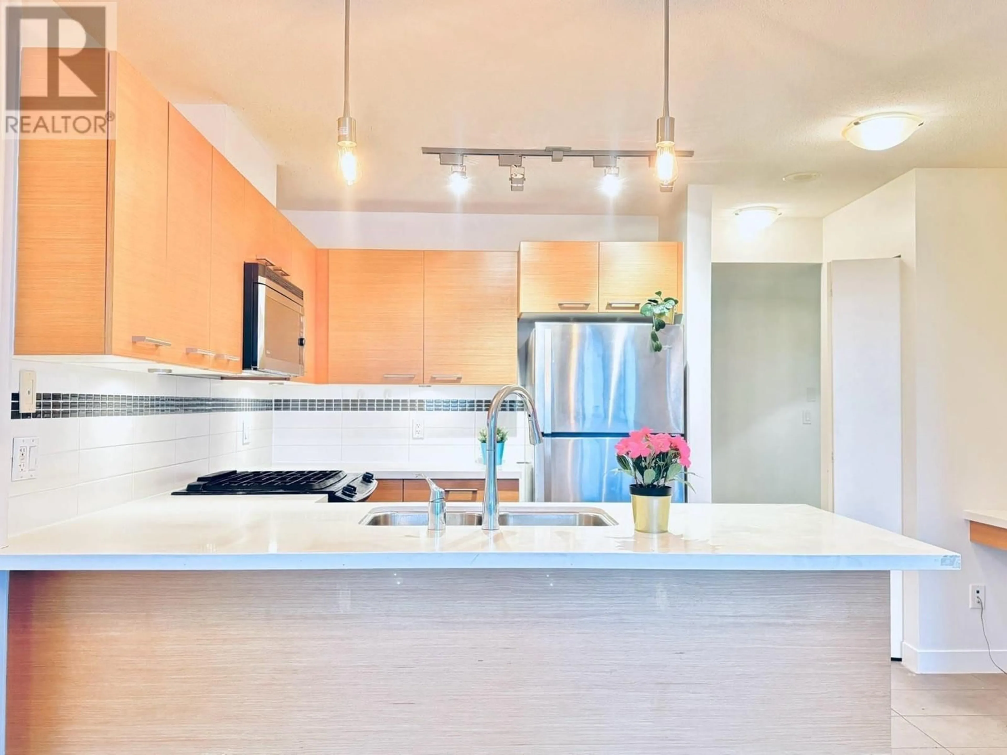 Contemporary kitchen, ceramic/tile floor for 1809 7090 EDMONDS STREET, Burnaby British Columbia V3N0C6