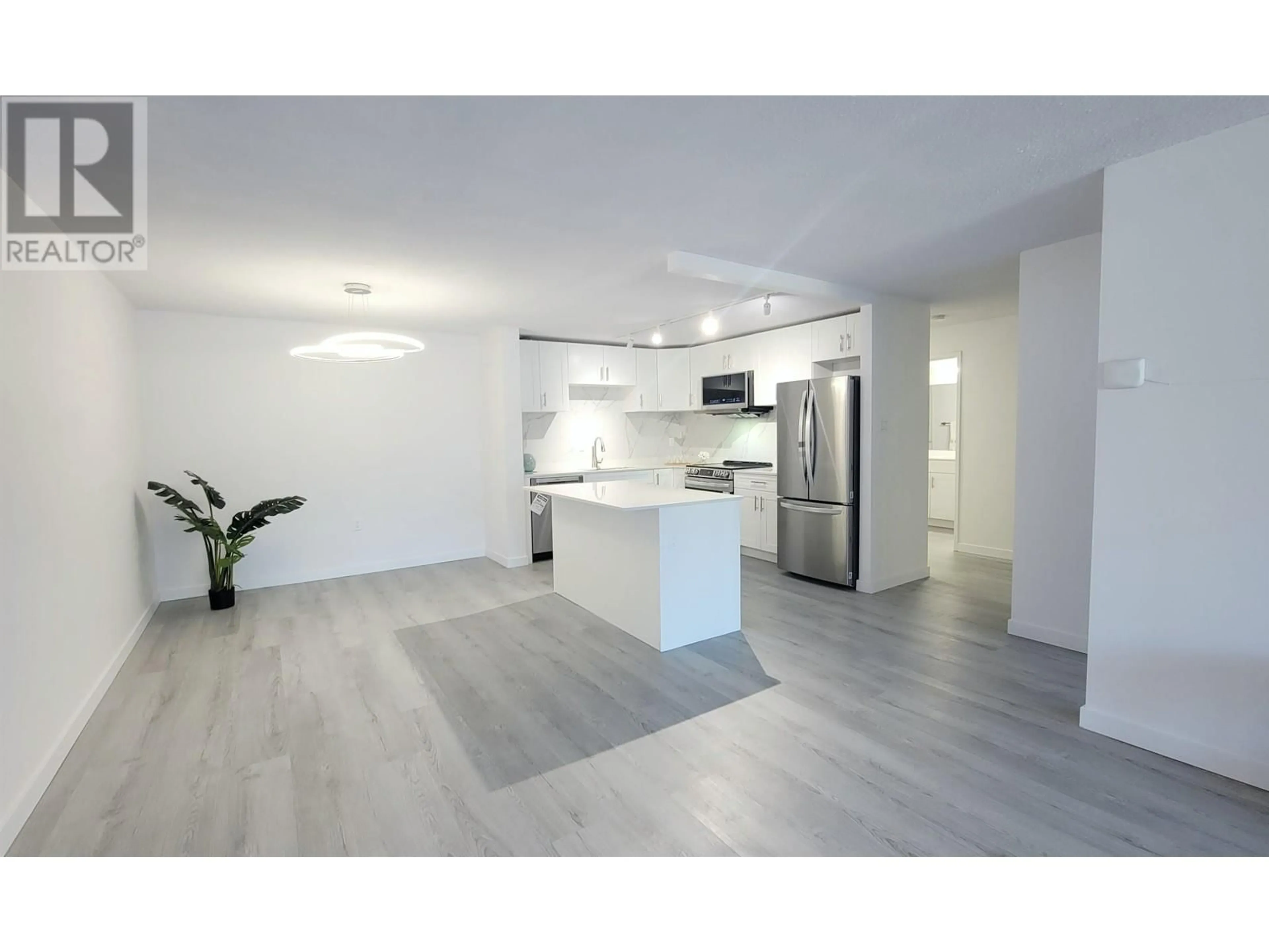 Open concept kitchen, unknown for 802 6631 MINORU BOULEVARD, Richmond British Columbia V6Y1Z1