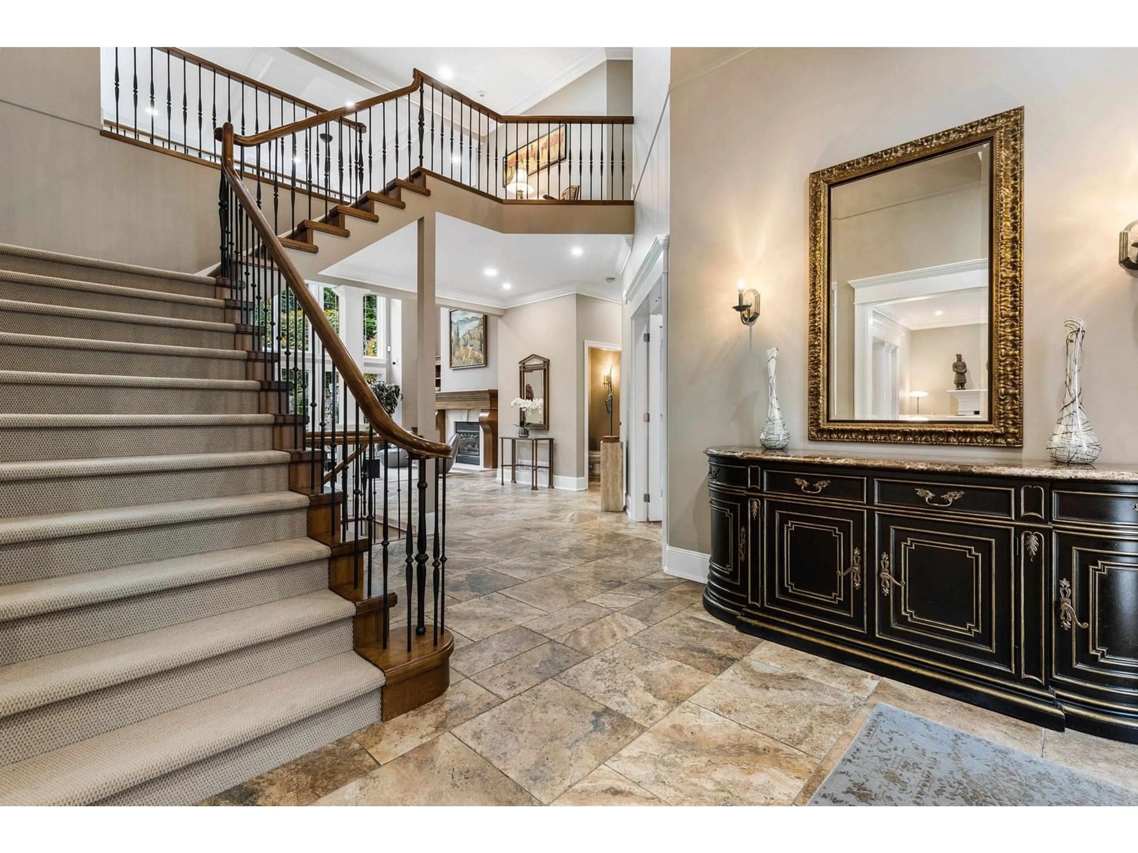 Indoor foyer for 2427 CRANBERRY COURT, Abbotsford British Columbia V3G2W8