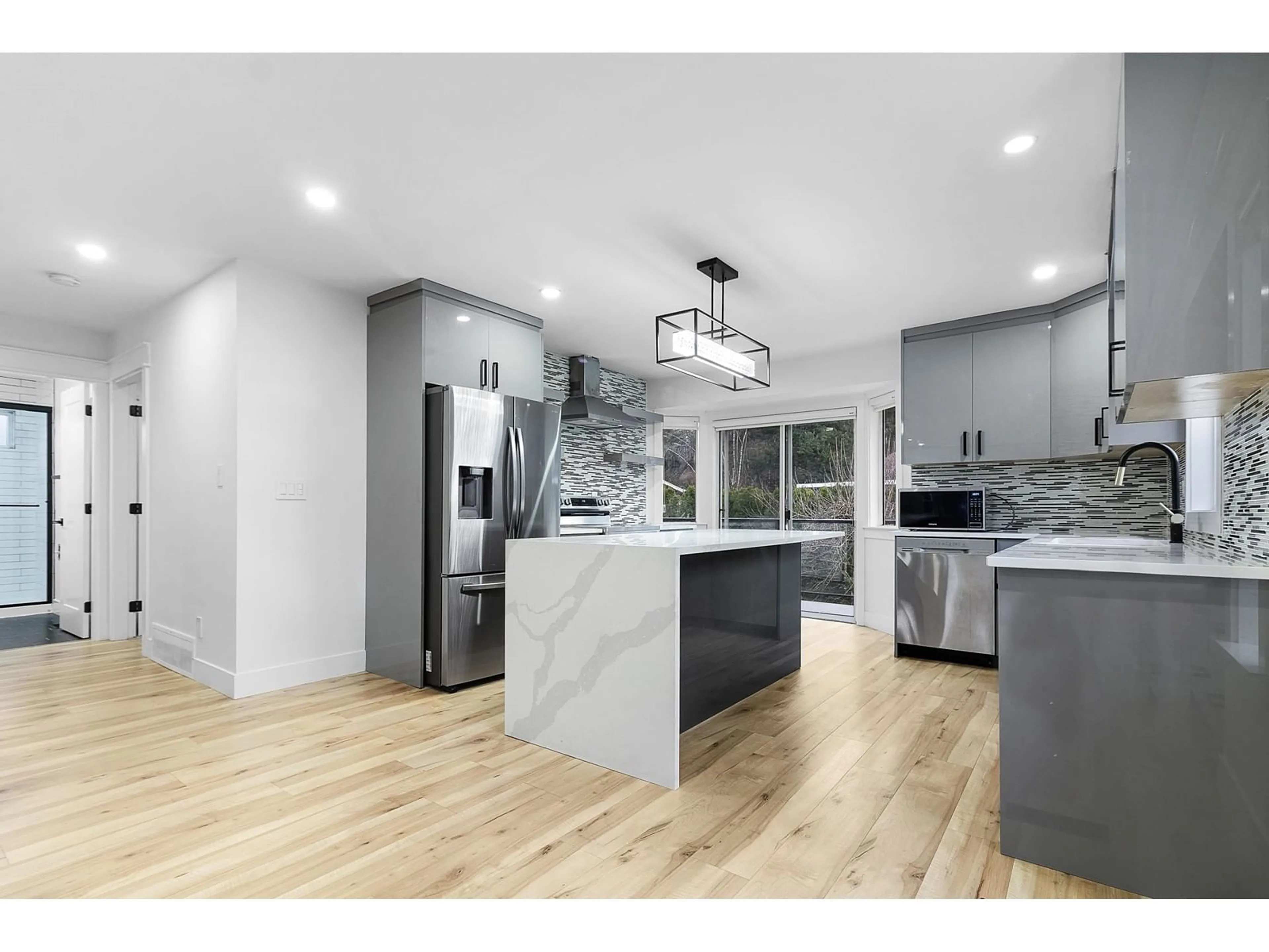 Open concept kitchen, unknown for 34684 LABURNUM AVENUE, Abbotsford British Columbia V2S5J2