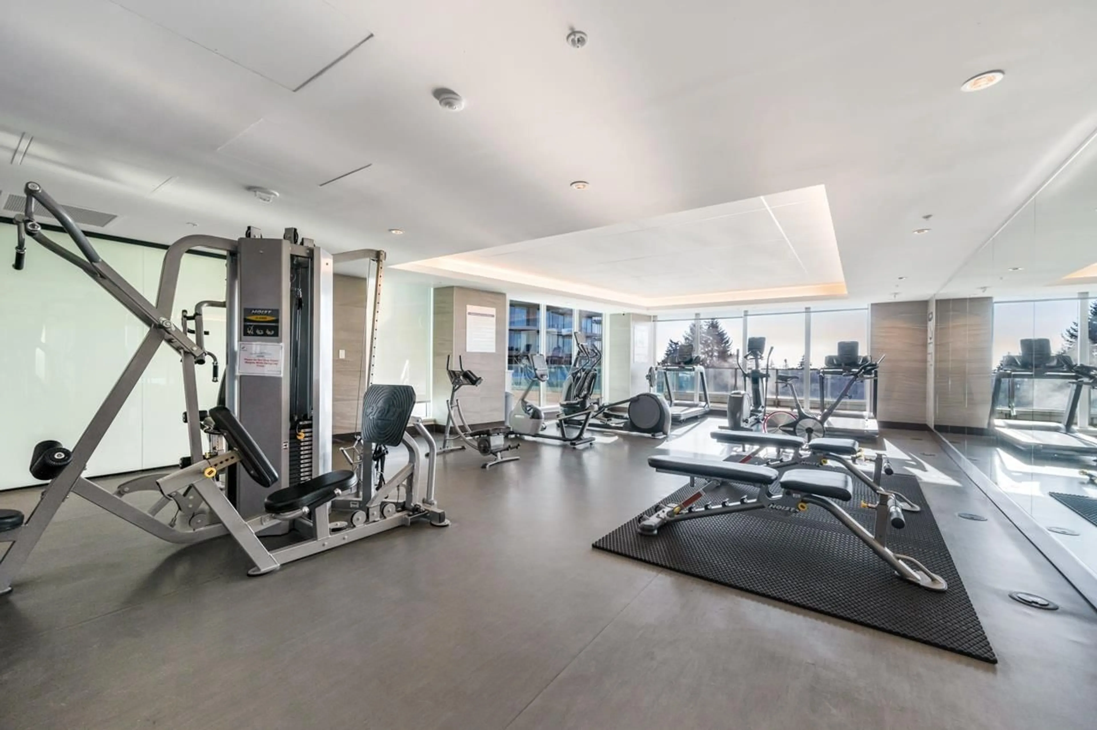 Gym or fitness room for 405 - 1500 MARTIN, Surrey British Columbia V4B0C2