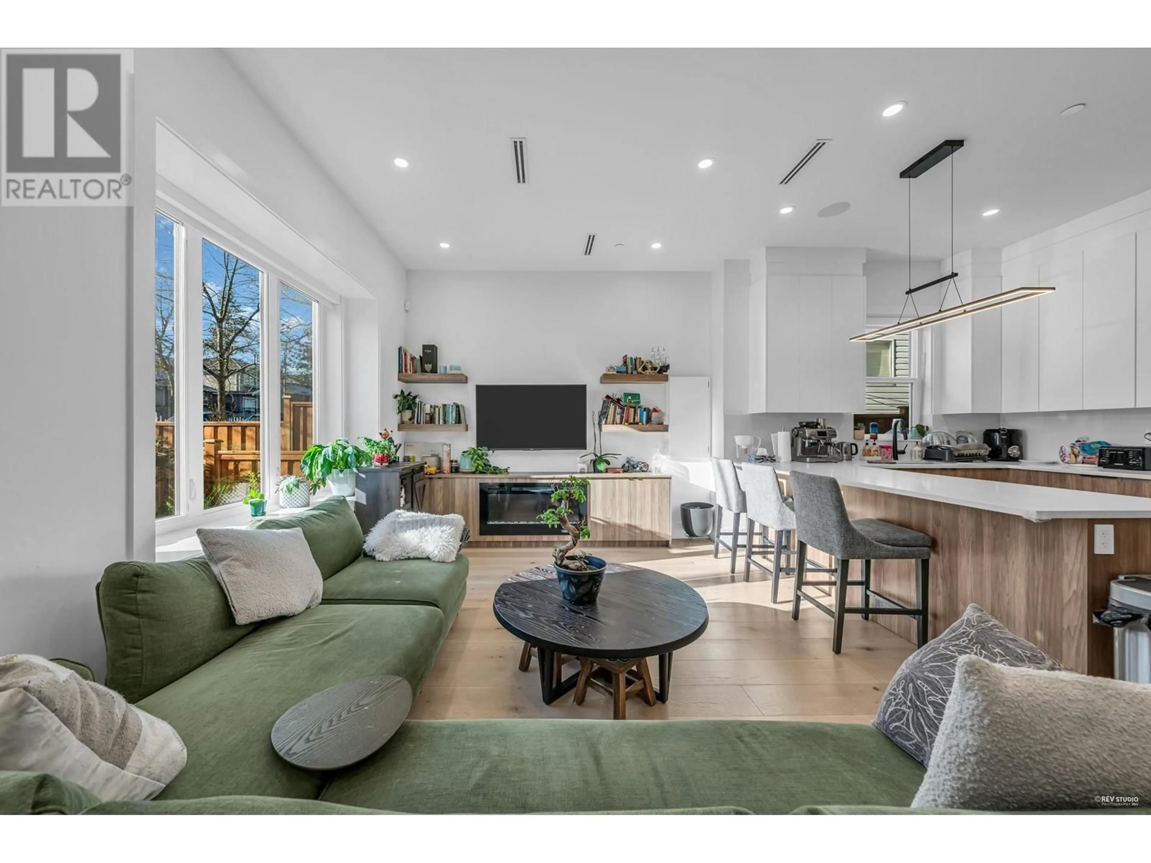 Open concept kitchen, unknown for 1907 40TH AVENUE, Vancouver British Columbia V5P1J1