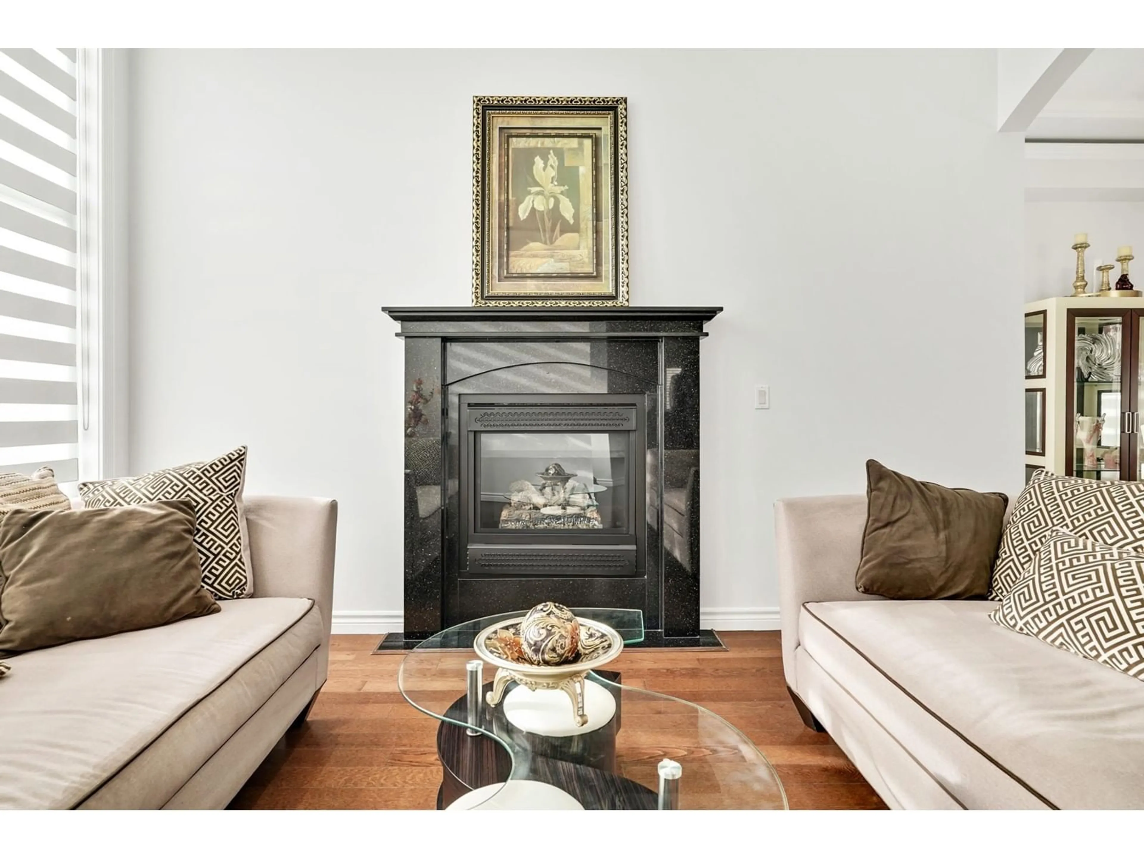 Living room with furniture, unknown for 14867 76A AVENUE, Surrey British Columbia V3S1S3