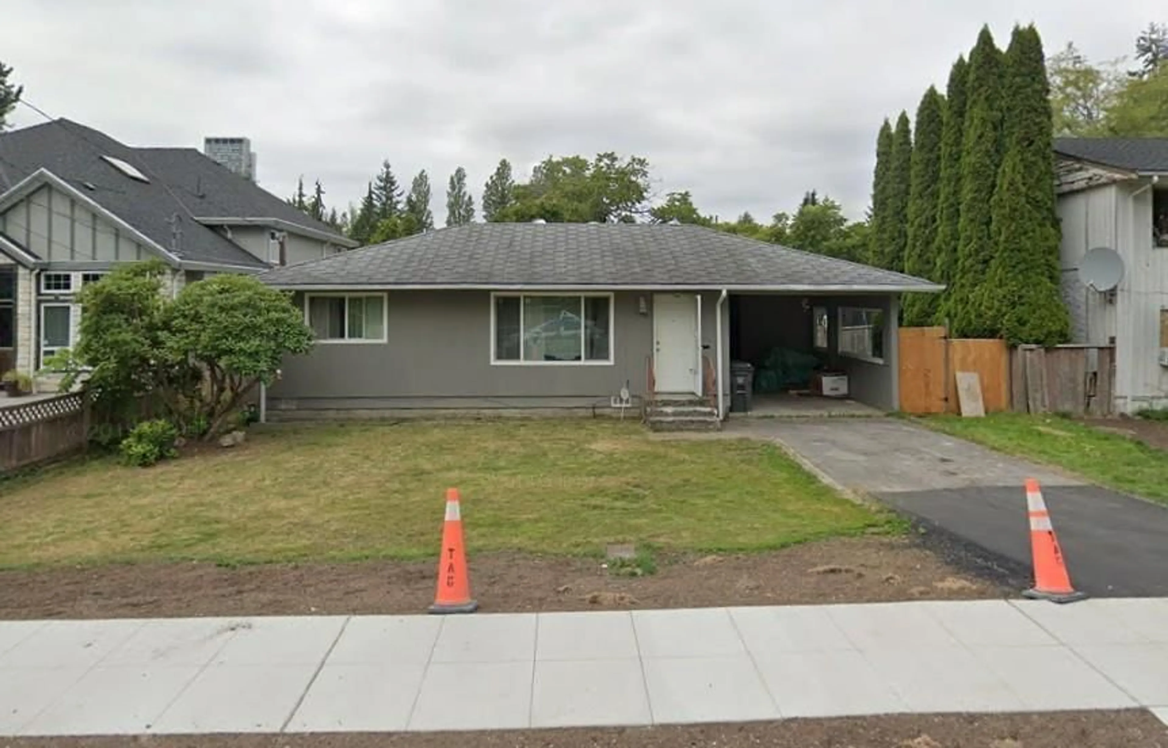 Home with vinyl exterior material, street for 10501 138A STREET, Surrey British Columbia V3T4L2