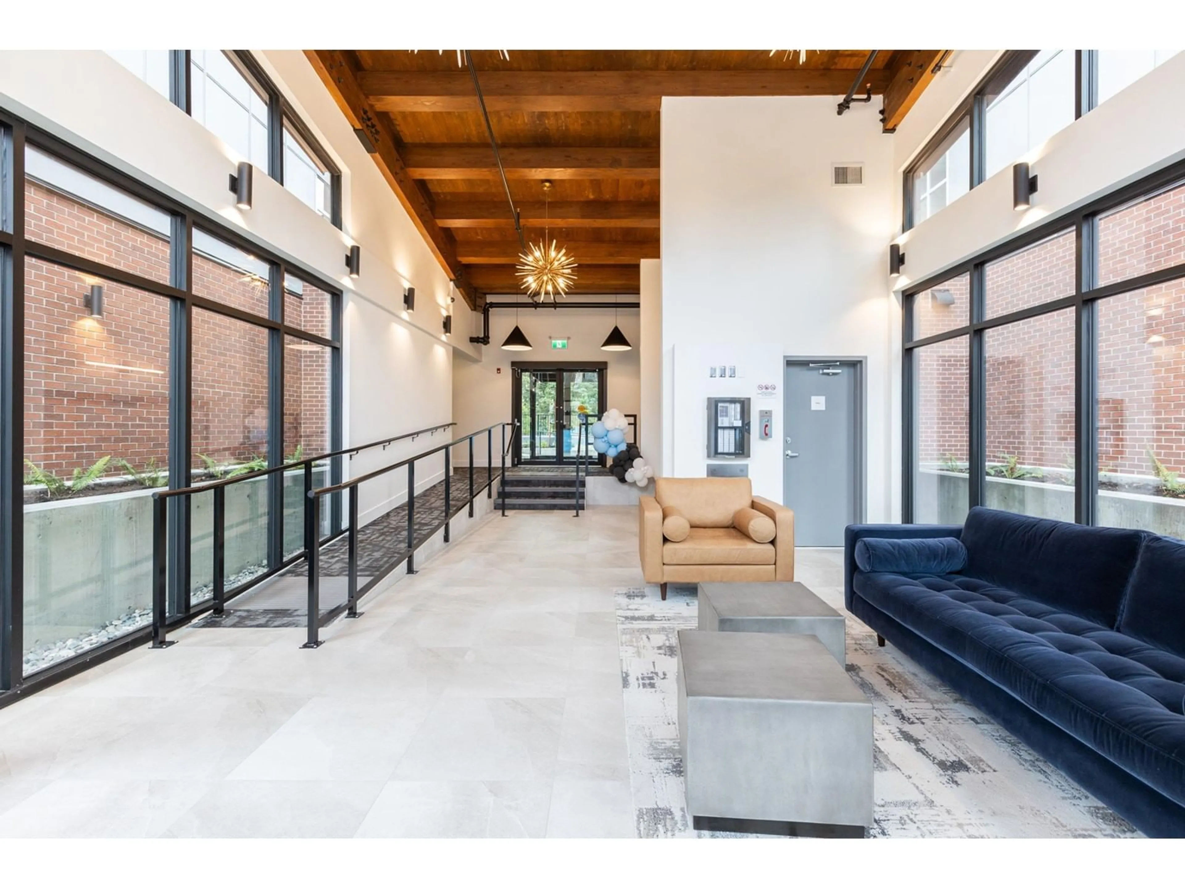 Indoor foyer for 518 - 3528 146A, Surrey British Columbia V4P0H4