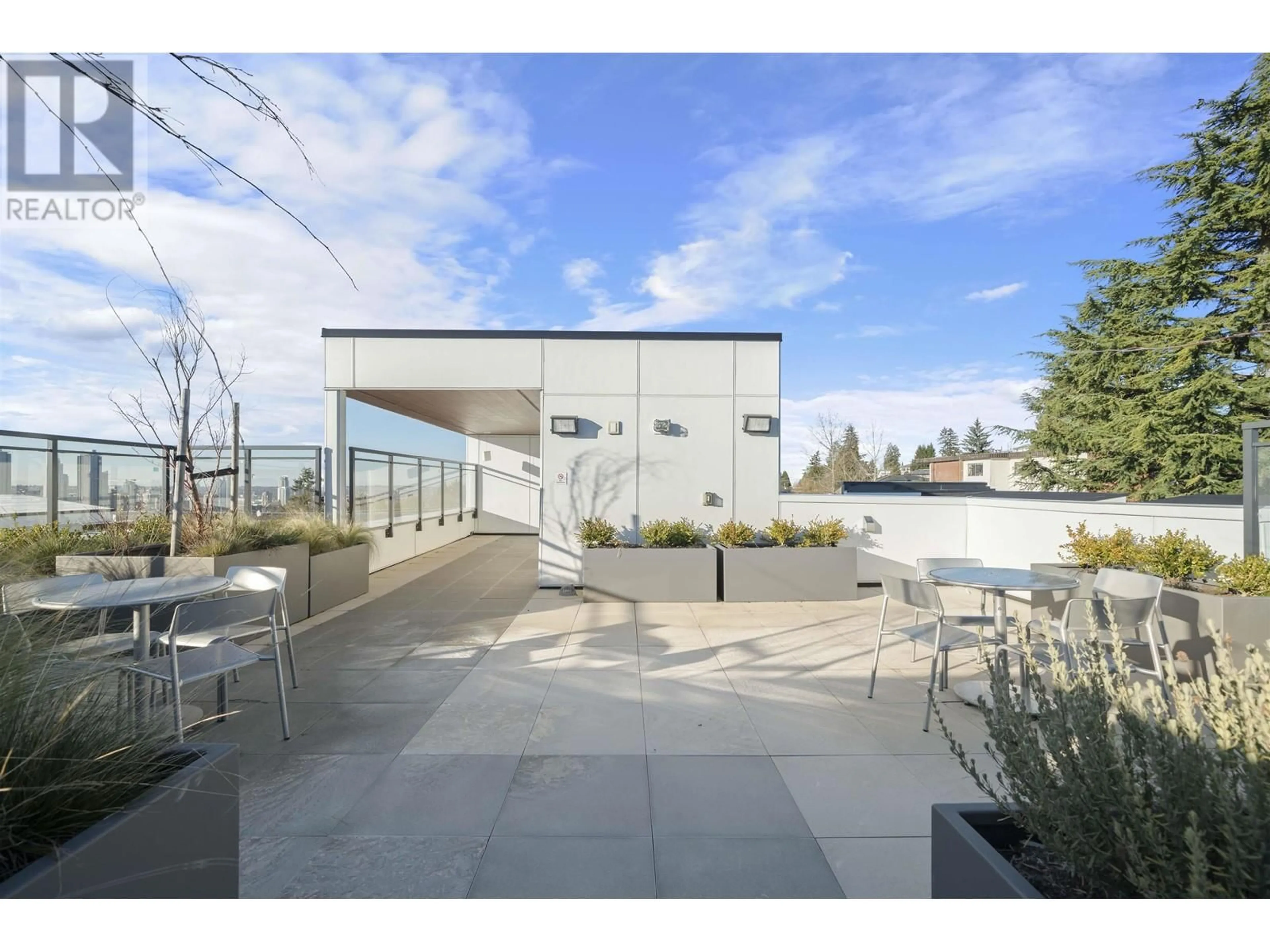 Patio, unknown for 304 5535 HASTINGS STREET, Burnaby British Columbia V5B1R2