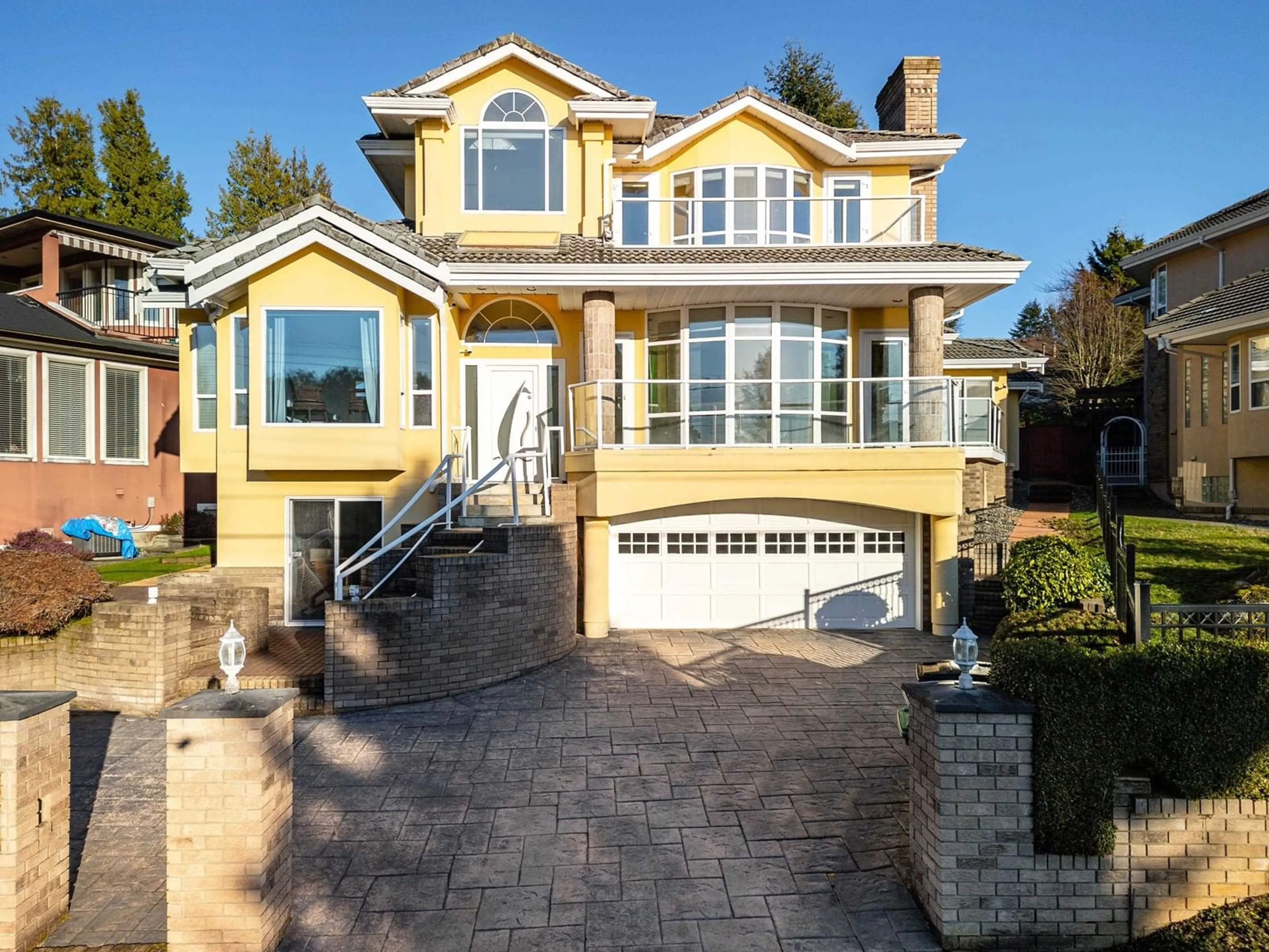 Home with brick exterior material, street for 1768 OCEAN PARK, Surrey British Columbia V4A3L9